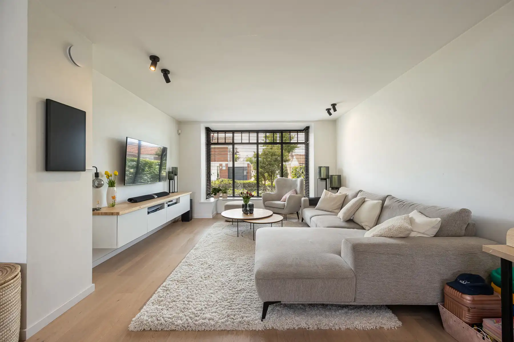 Volledig gerenoveerde woning met 3 slpk, bureau en EPC A foto 9
