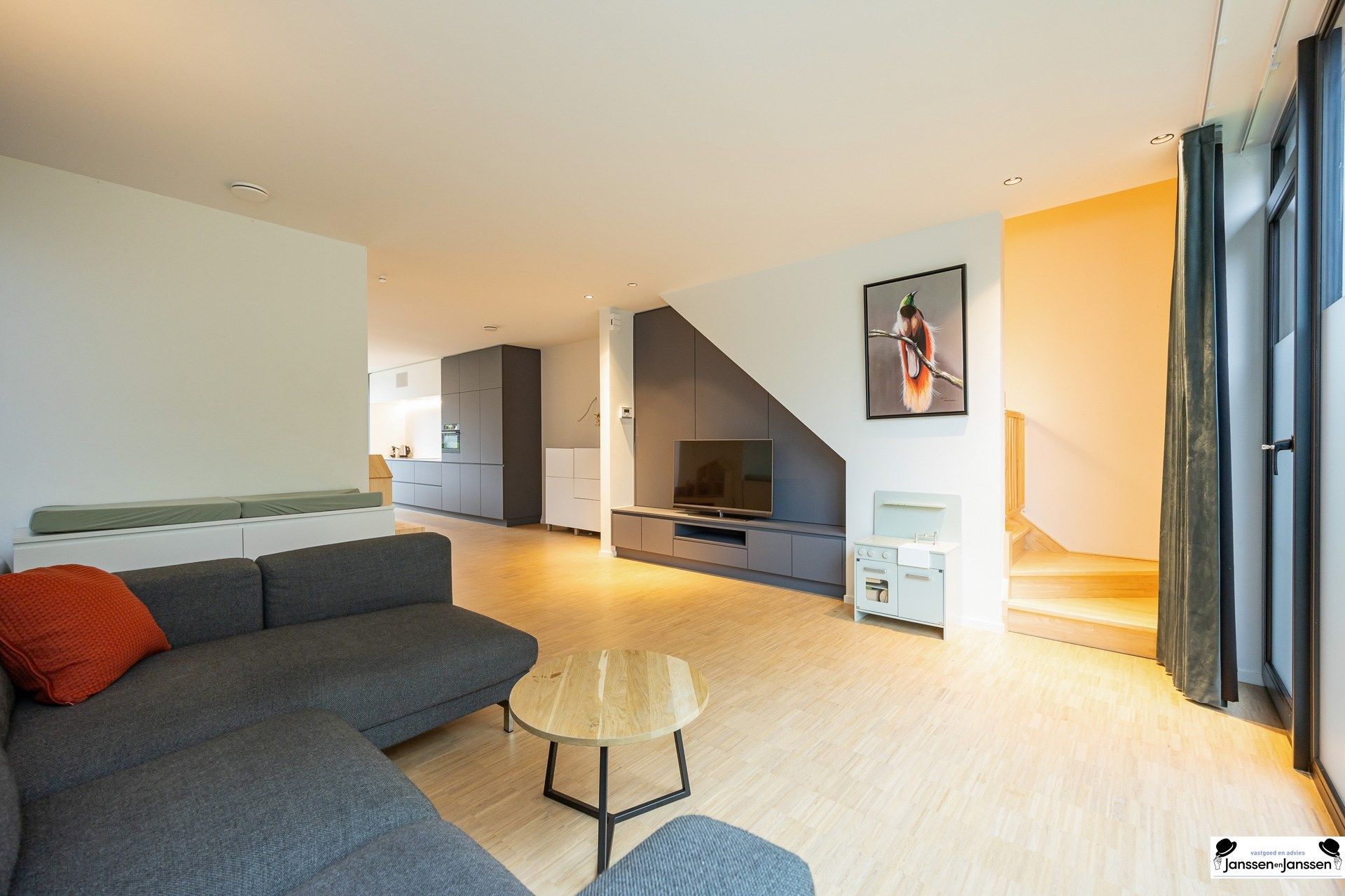 Moderne energiezuinige woning met hoogwaardige afwerking foto 2