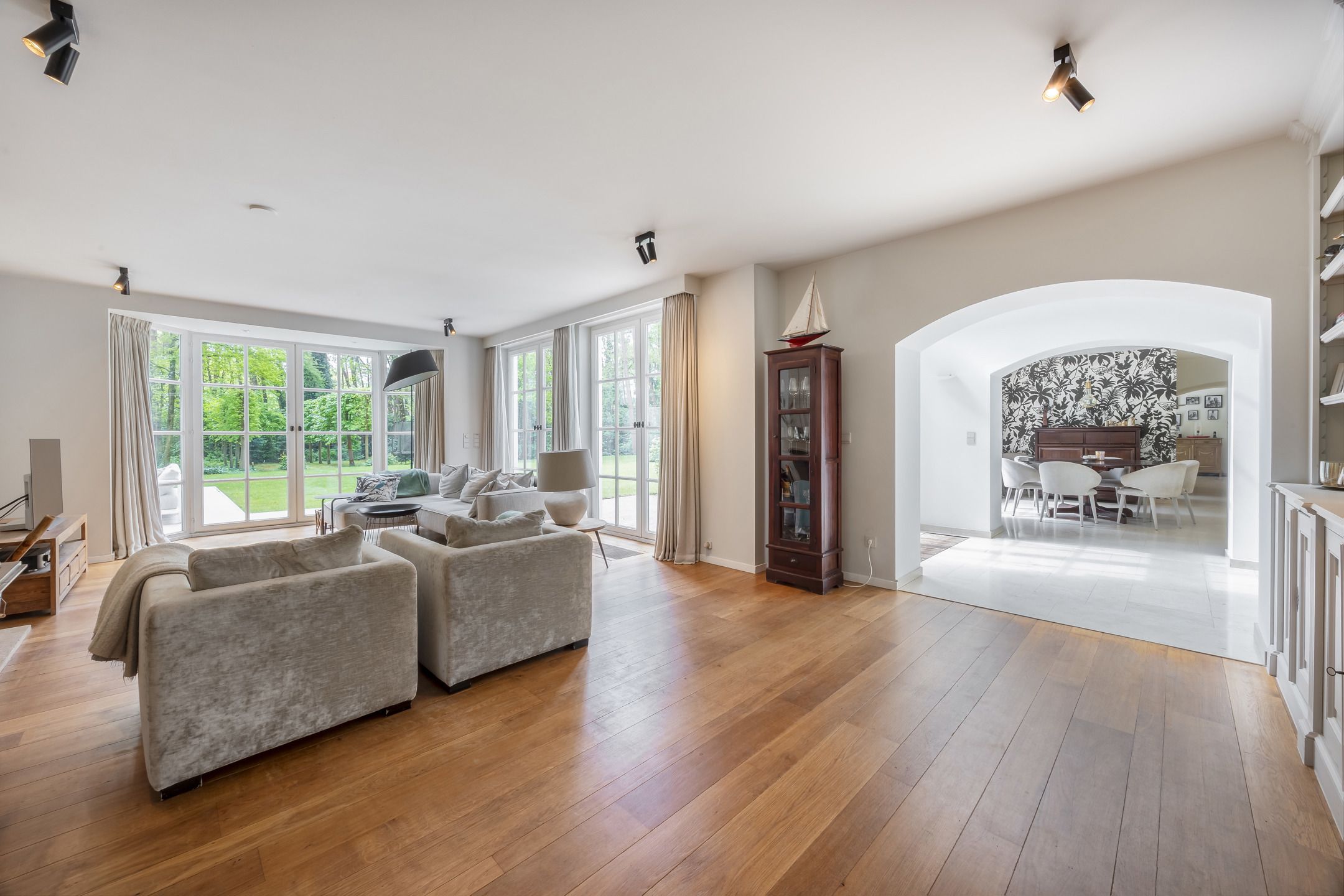 Stijlvolle villa met prachtige tuin op royaal perceel foto 7