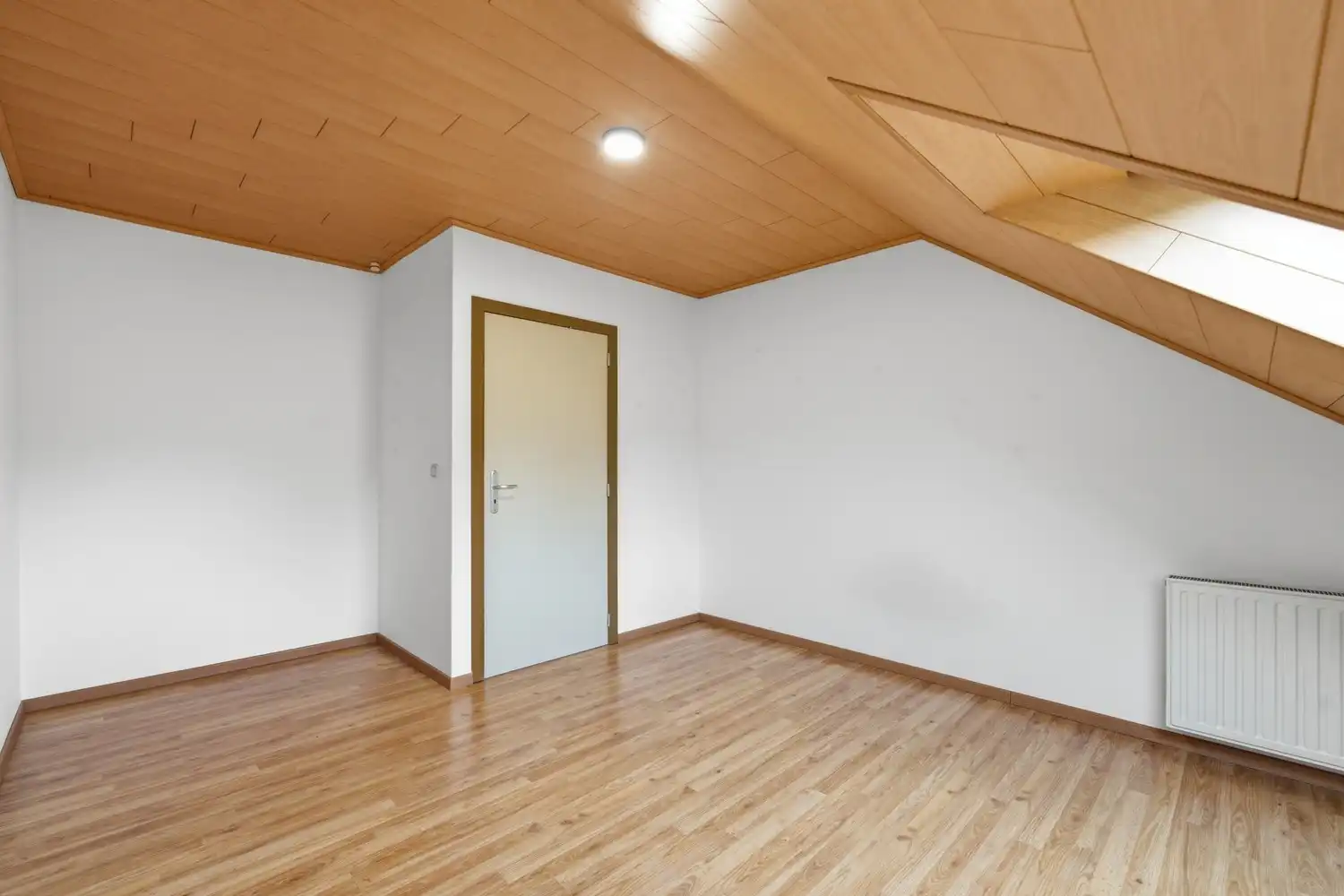 IZENBERGE: Recente rijwoning met alle comfort, 3 slaapkamers, gezellig tuintje en garage op 151m² grondopp. foto 15