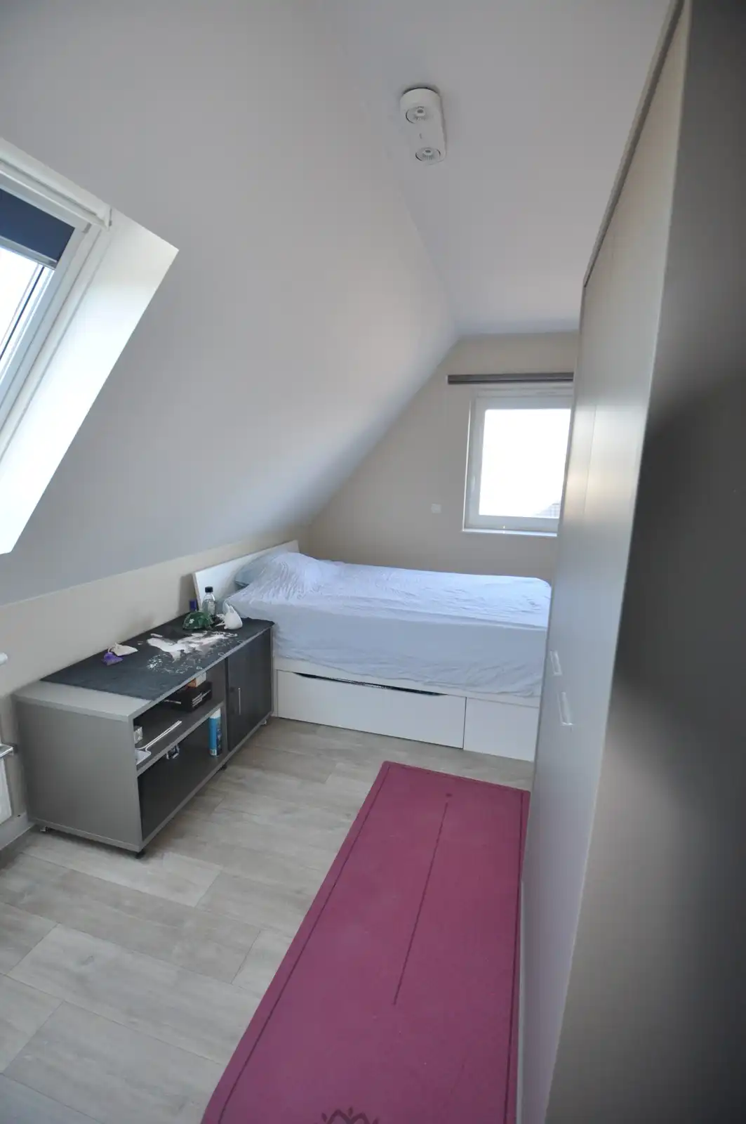 Stijlvol appartement met private autostaanplaats foto 9