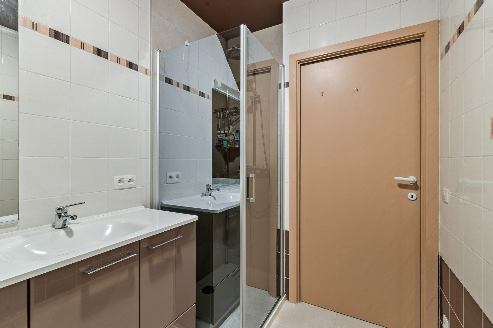 Mooi 2-slaapkamerappartement met garage in het centrum van Deerlijk! foto 20