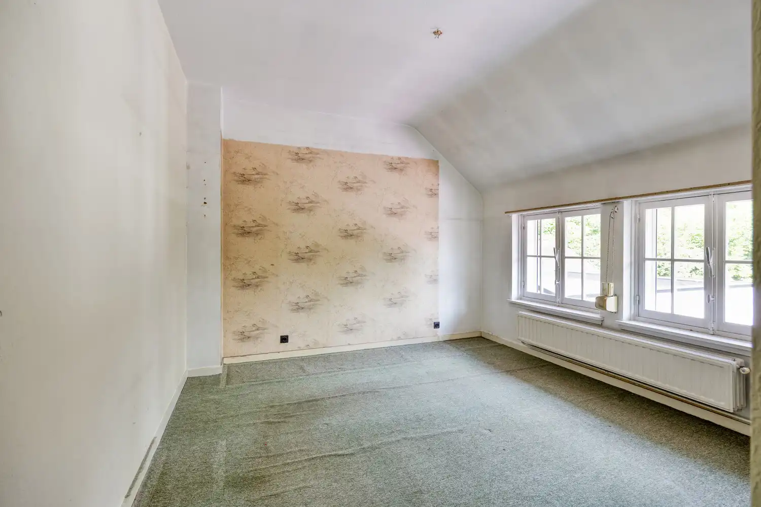 Charmante te renoveren cottagewoning met 3 slaapkamers en garage op 678m2! foto 17