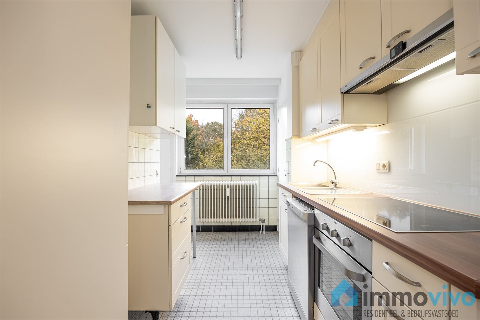 Instapklaar éénslaapkamerappartement met terras en parkzicht foto 6