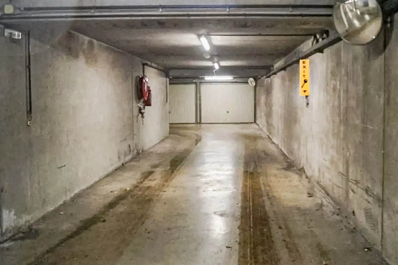 gesloten garagebox foto 4