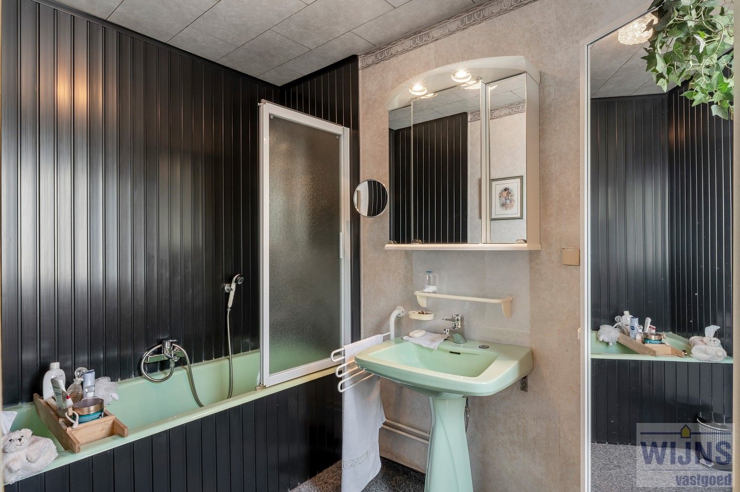 Rijwoning met twee slaapkamers, tuin en garage. foto 15