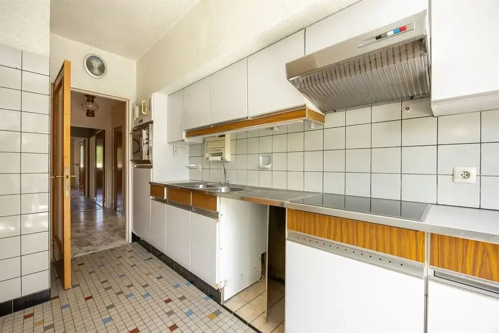 Gigantisch appartement met 4 slpk (te renoveren) foto 5
