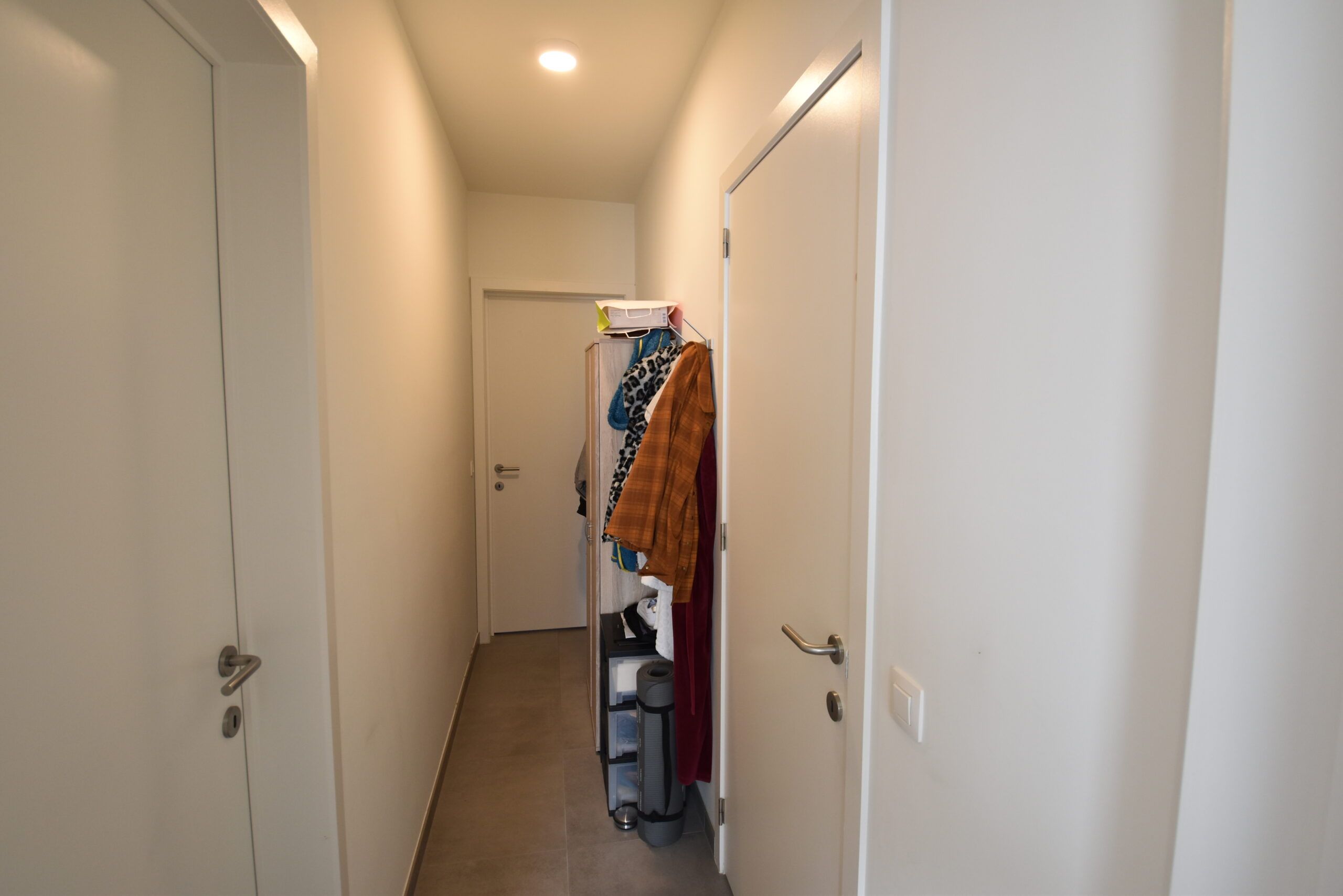 Recent 2-slaapkamerappartement met garage in hartje Nieuwkerken-Waas foto 10