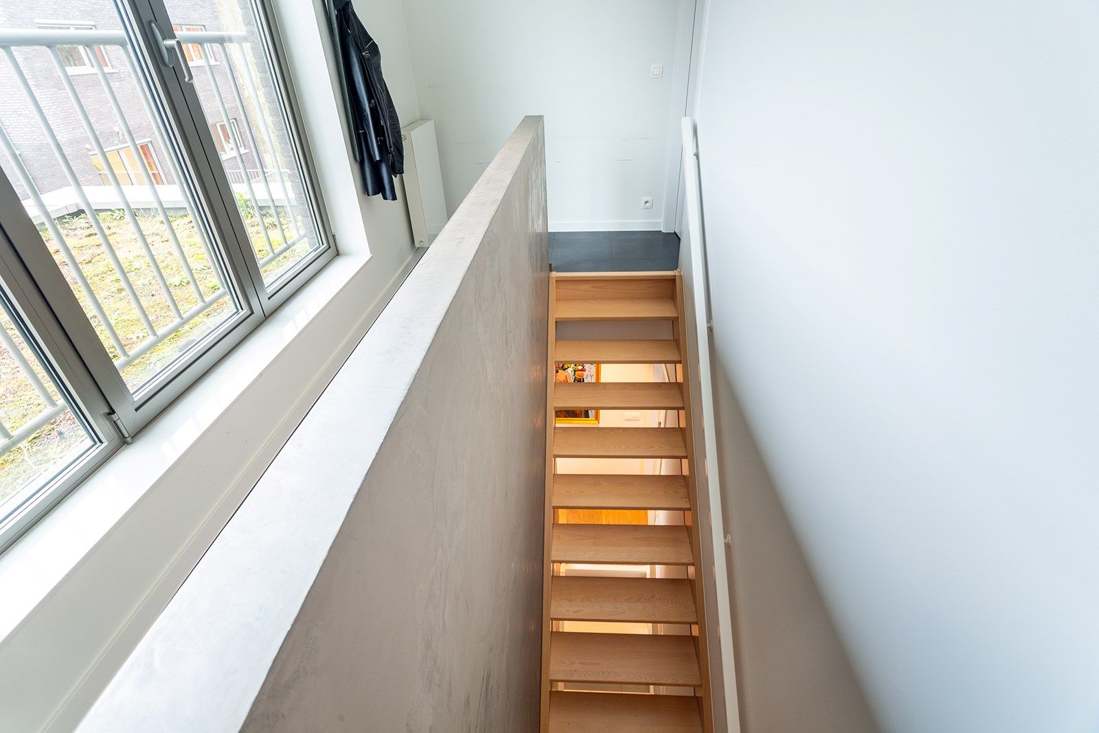 Halfopen bebouwing met 2 terrassen in de Regattawijk!  foto 17