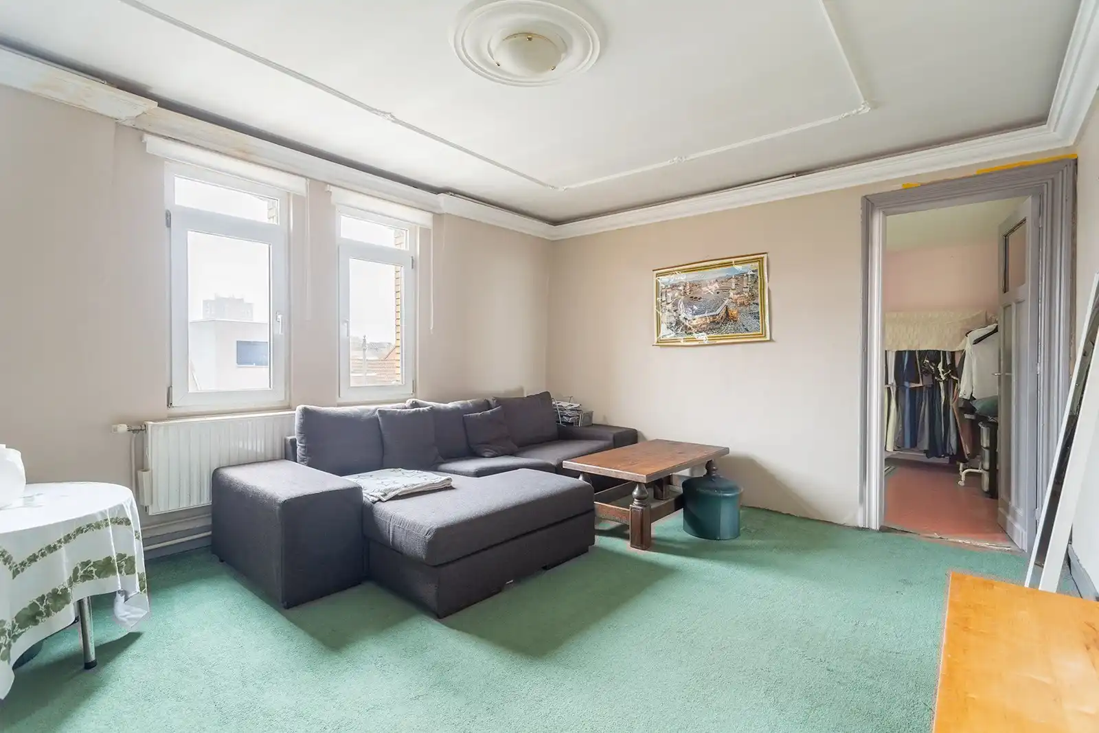 Op te frissen ruime woning met 7 slpk,3 badkamers,terras en garage foto 22