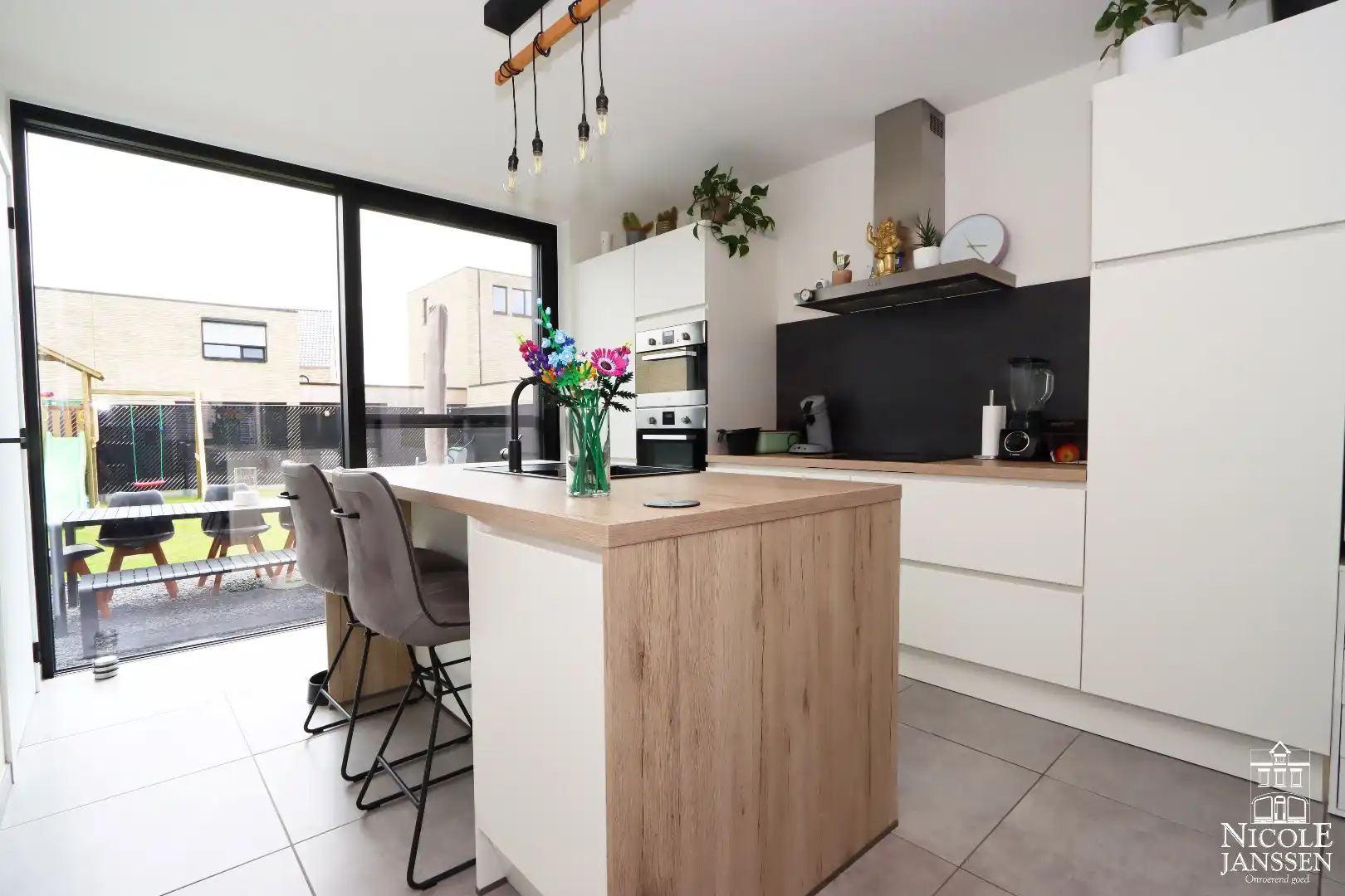 Instapklare nieuwbouwwoning met tuin te koop in Maaseik foto 10