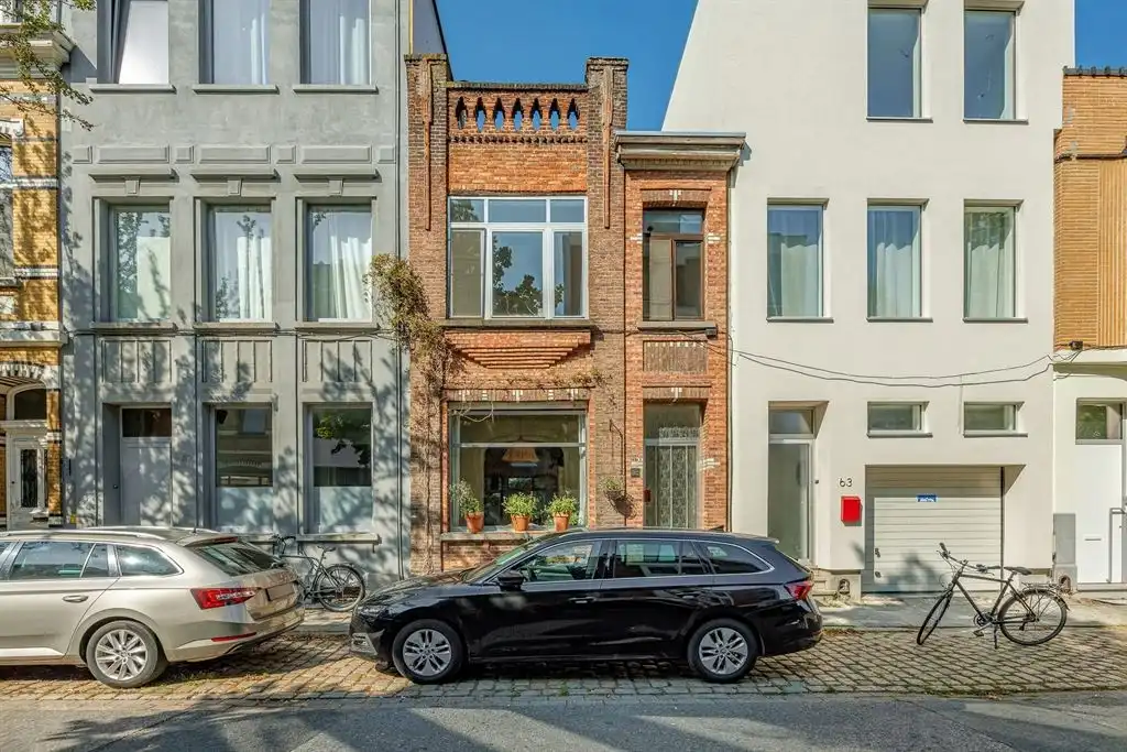 Charmante woning met prachtige tuin foto 21