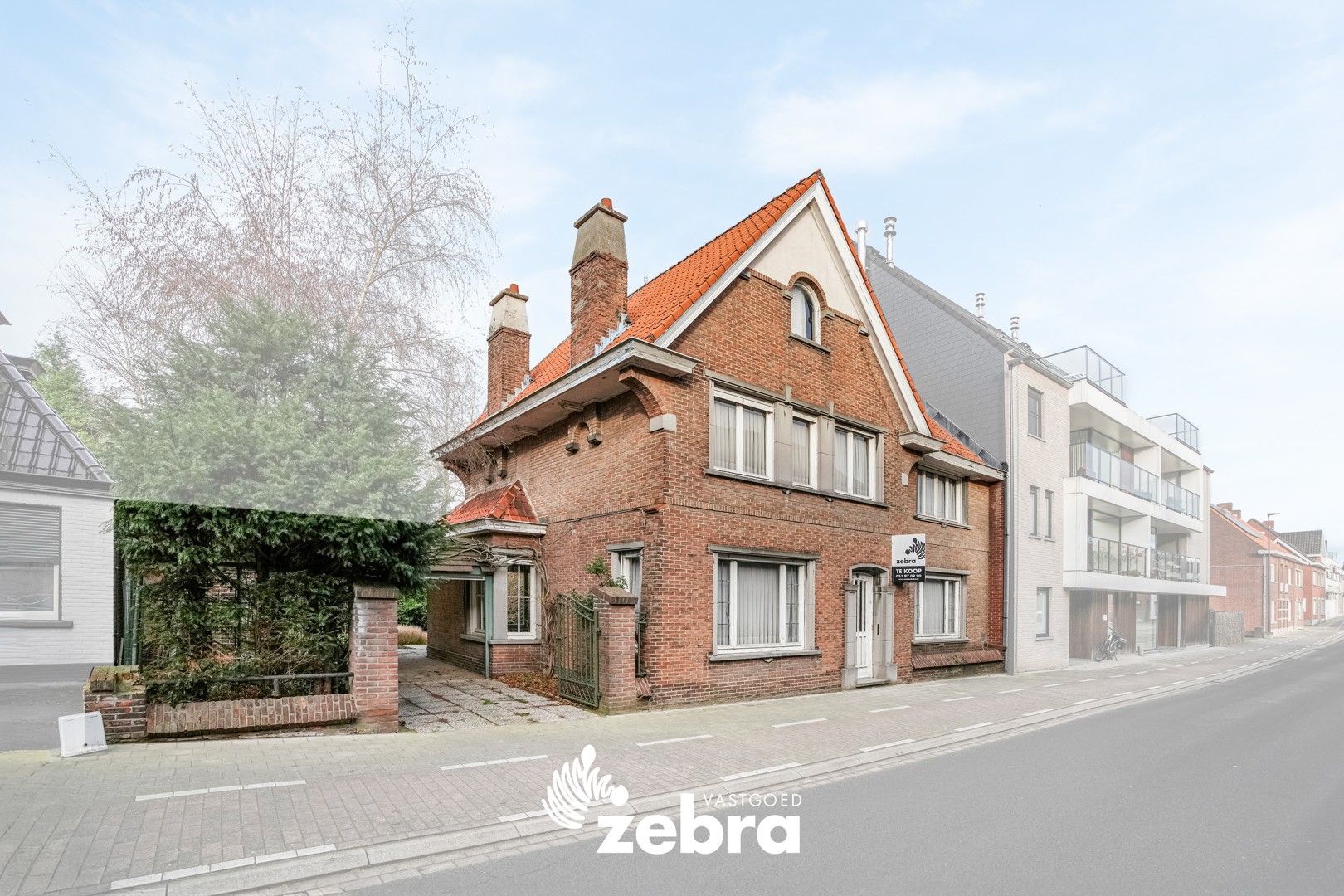 Hoofdfoto van de publicatie: Statige woning met 4 slaapkamers en veel potentieel te centrum Tielt!
