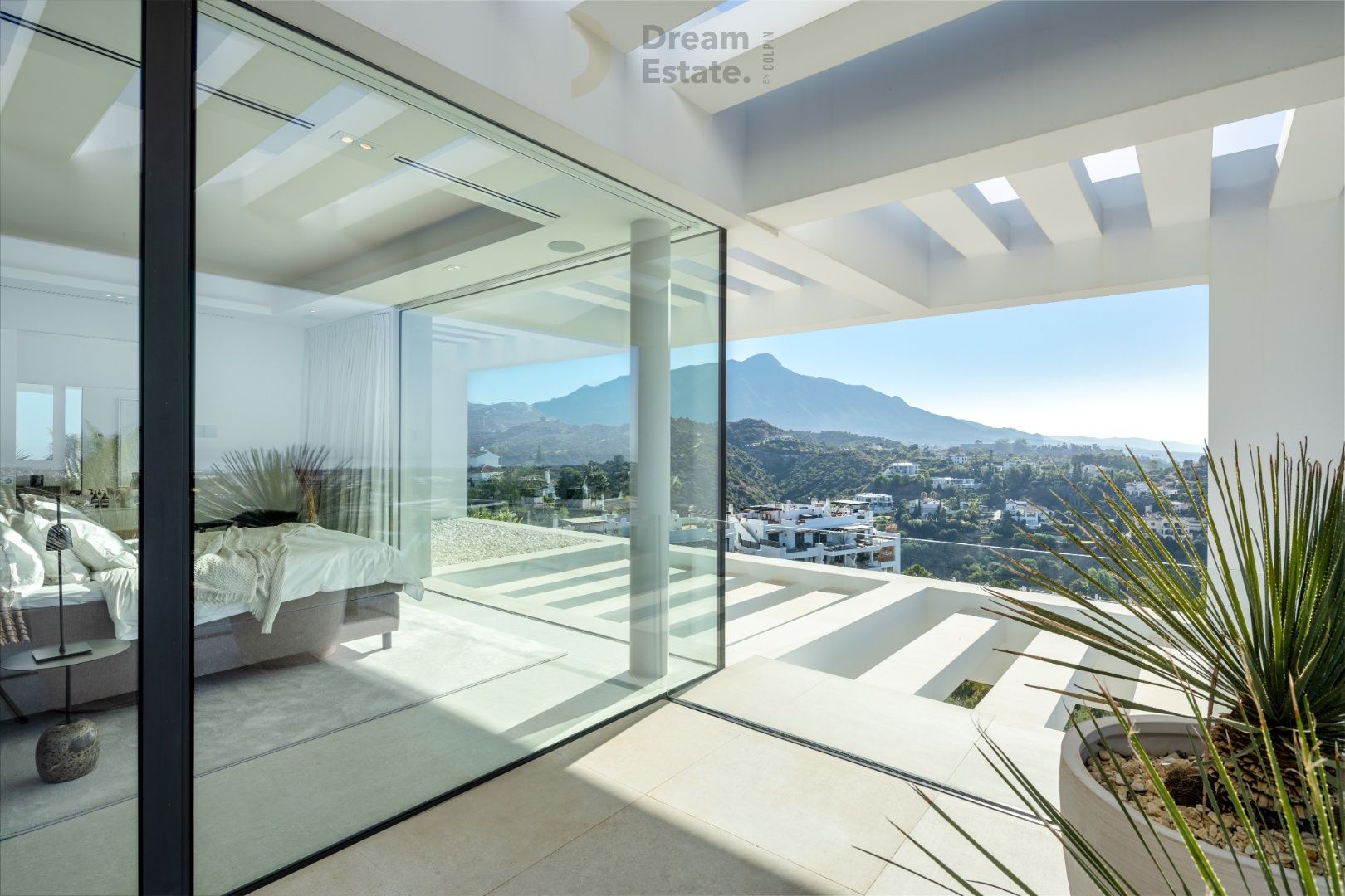 Eigentijdse villa met panoramisch uitzicht in La Quinta, Benahavís. foto 16
