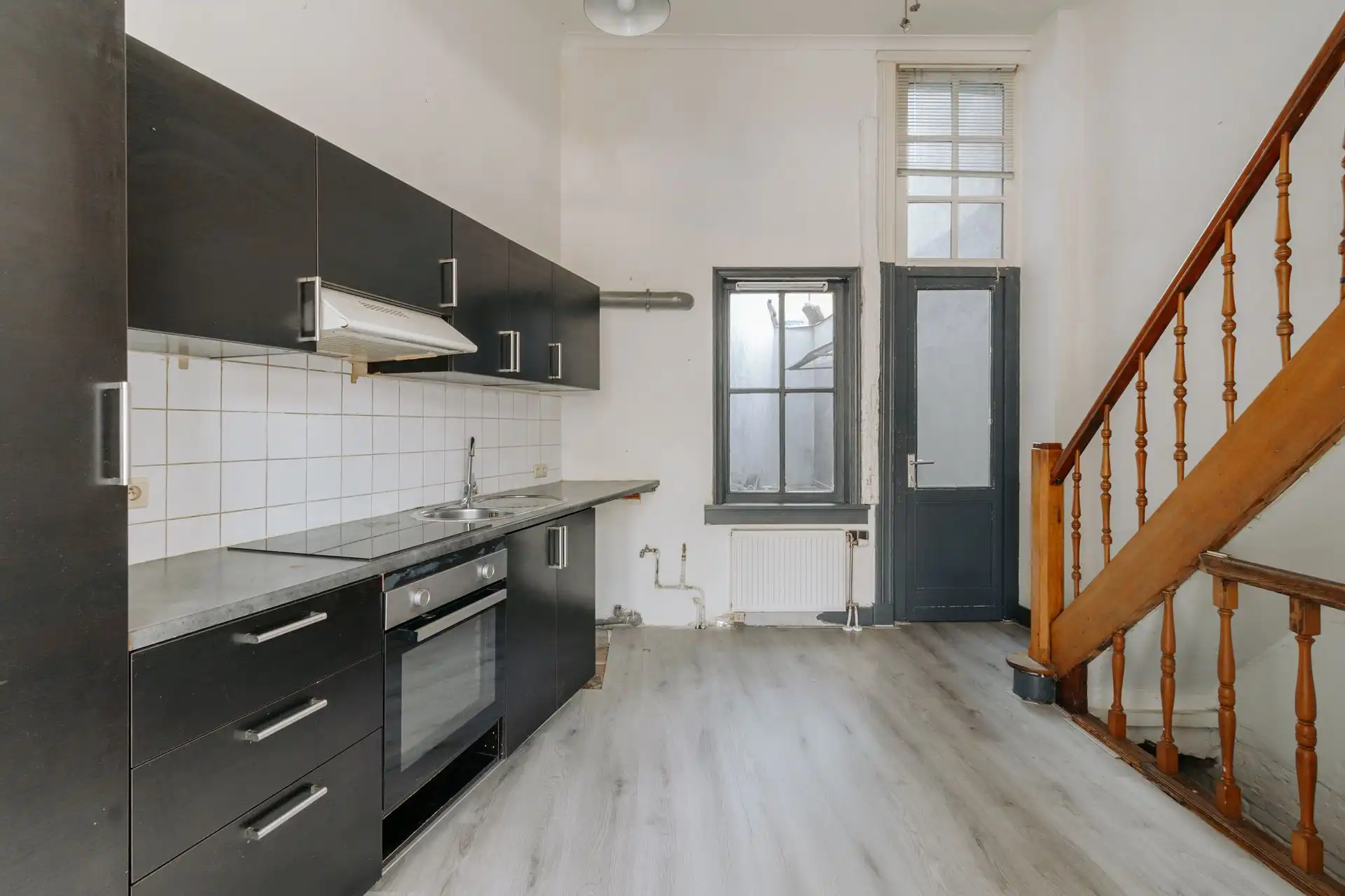 Te renoveren woning met 3 slaapkamers en koer foto 9