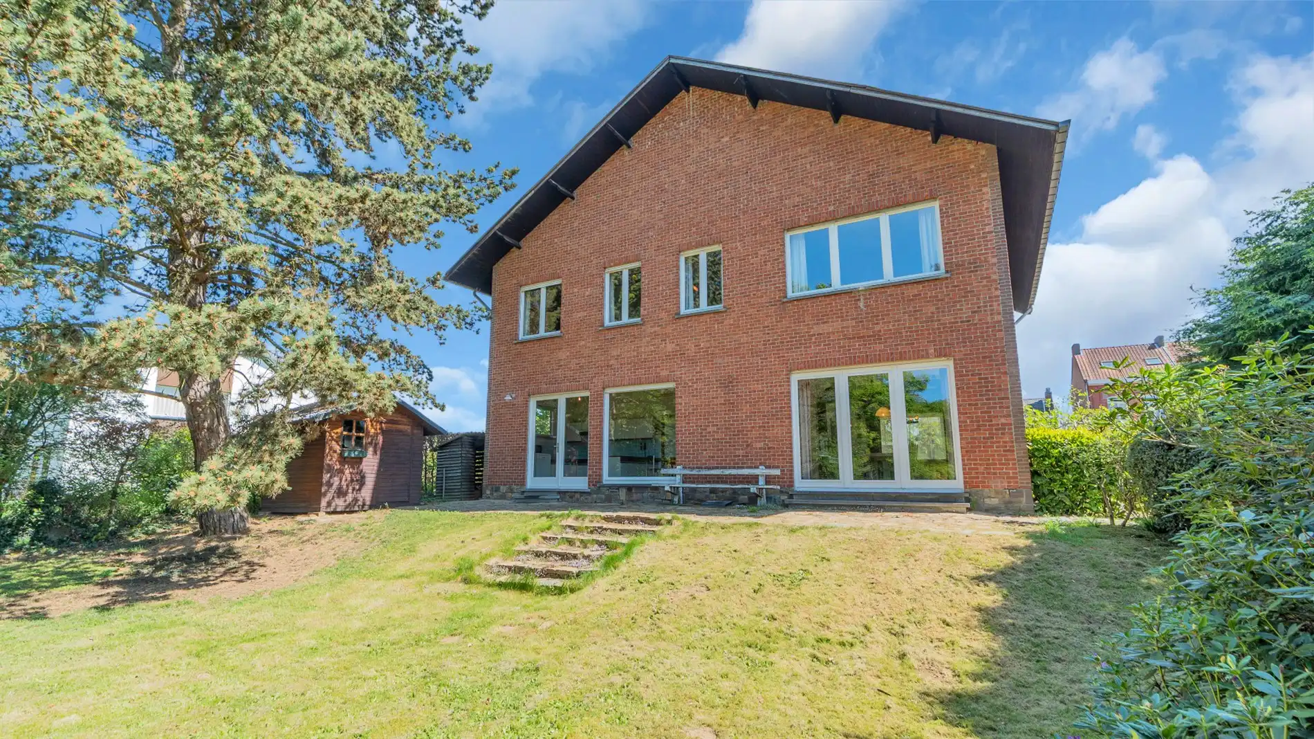 LINDEN ruime villa 4-6 slaapkamers met grote tuin foto 3