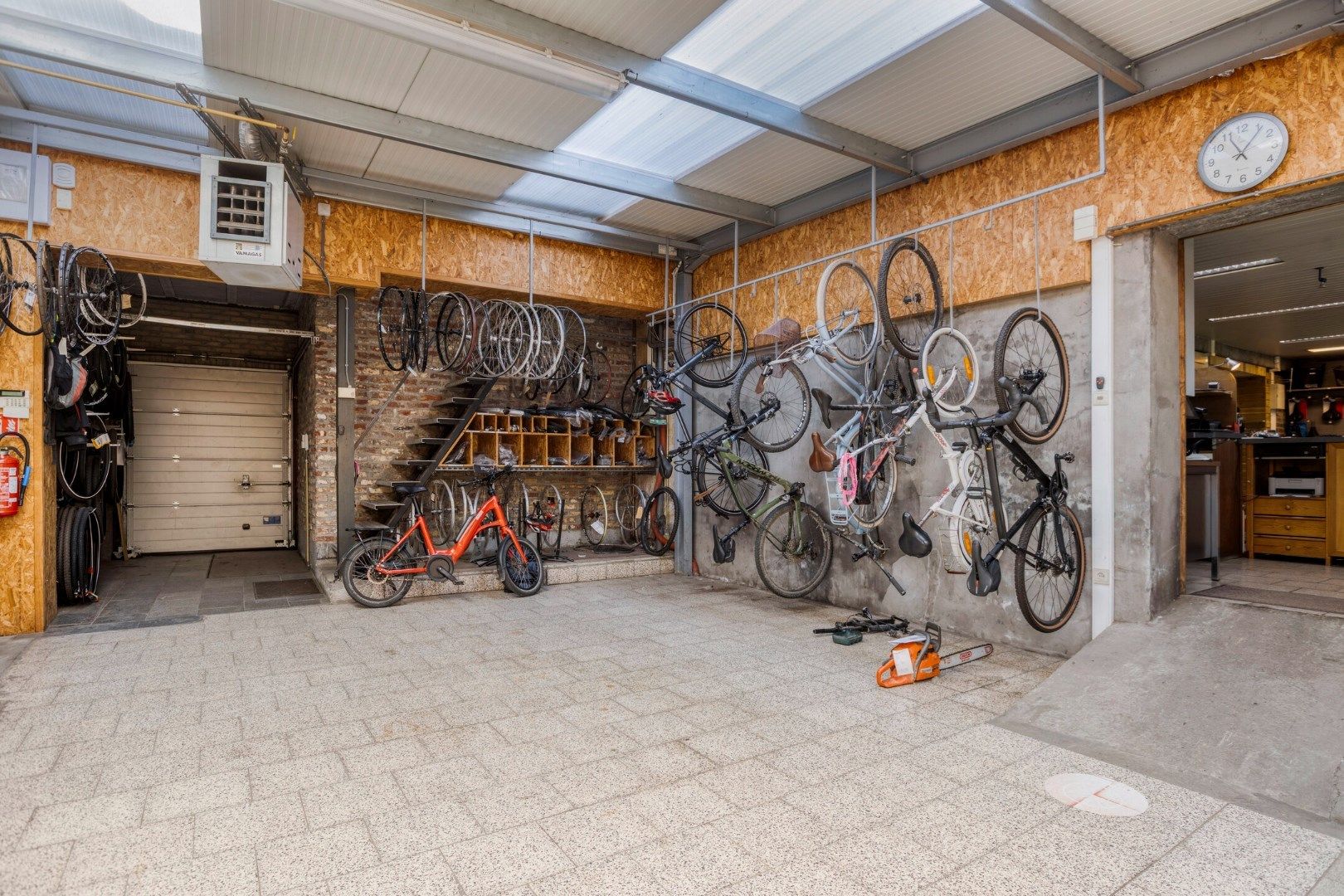 Prachtige handelswoning in centrum Rekkem! foto 7