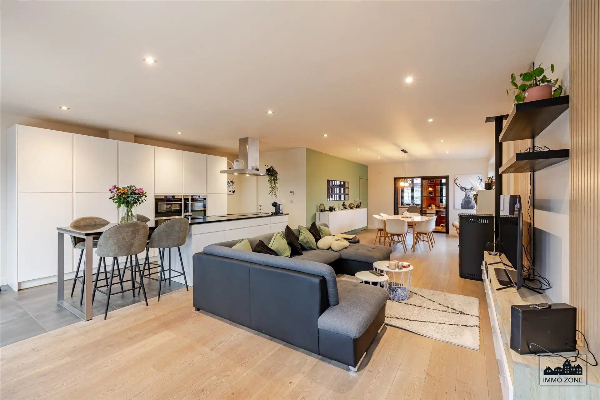 Grote, afgewerkte woning in doodlopende straat te Hamme! foto 4