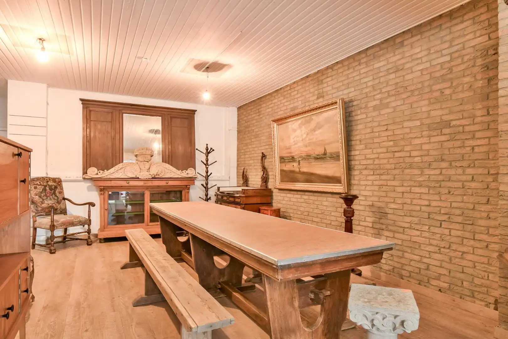 Commerciële ruimte aan de markt in Torhout! foto 4