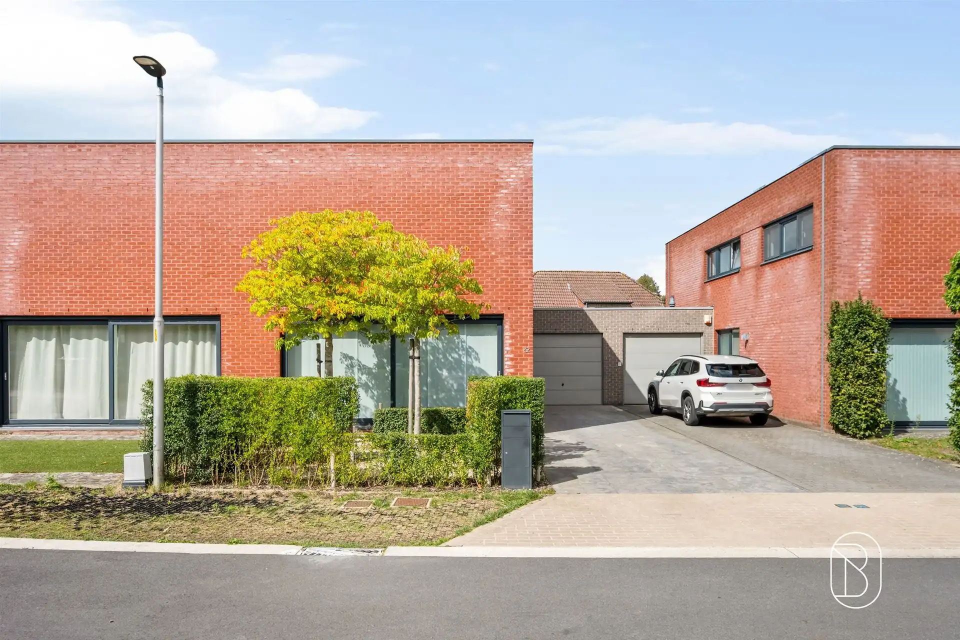 Topgelegen energie-woning met tuin, garage en 3 slk.  foto {{pictureIndex}}