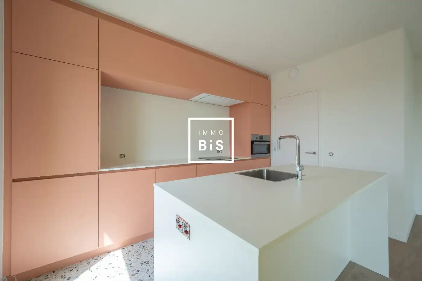 West-georiënteerd twee slaapkamer appartement met ruim terras foto 12