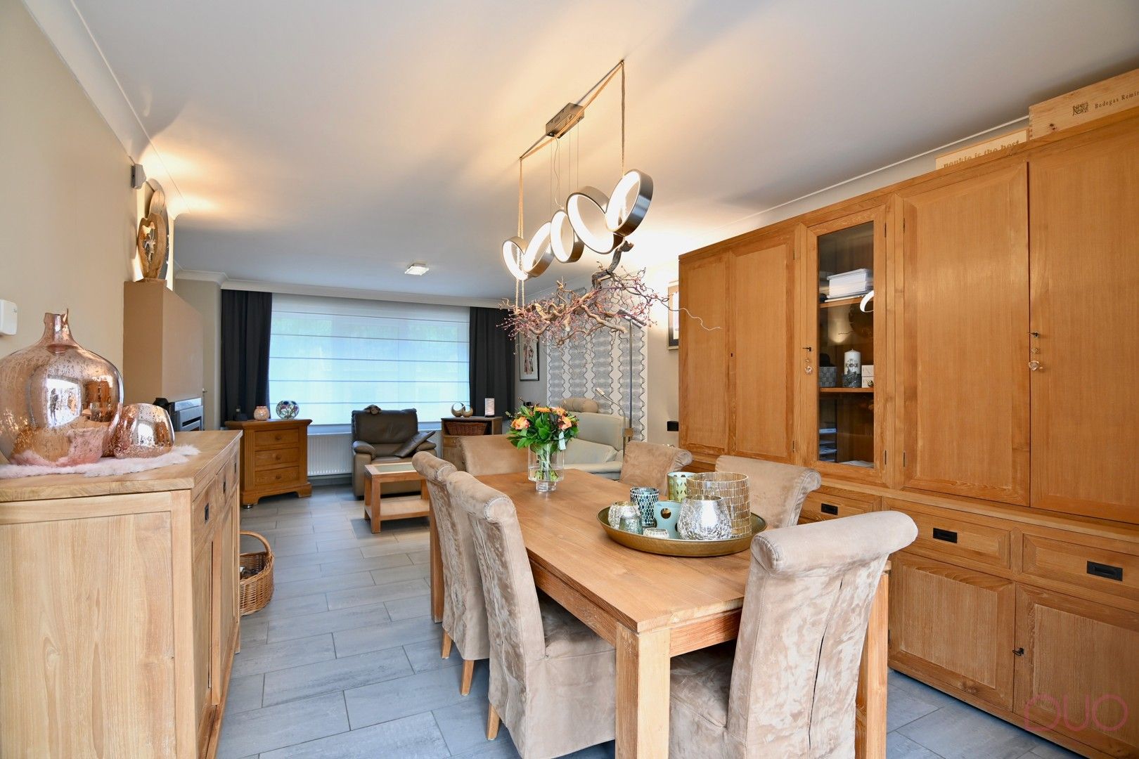 Instapklare halfopen bebouwing met vier slaapkamers, voorzien van alle moderne uitrustingen foto 5