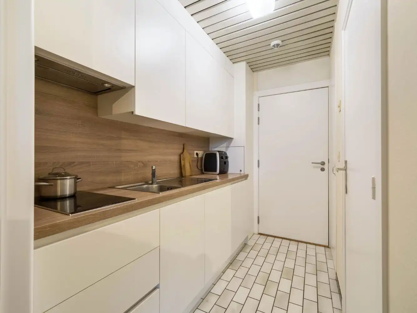 Nette serviceflat op 1e verd. met terras foto 4