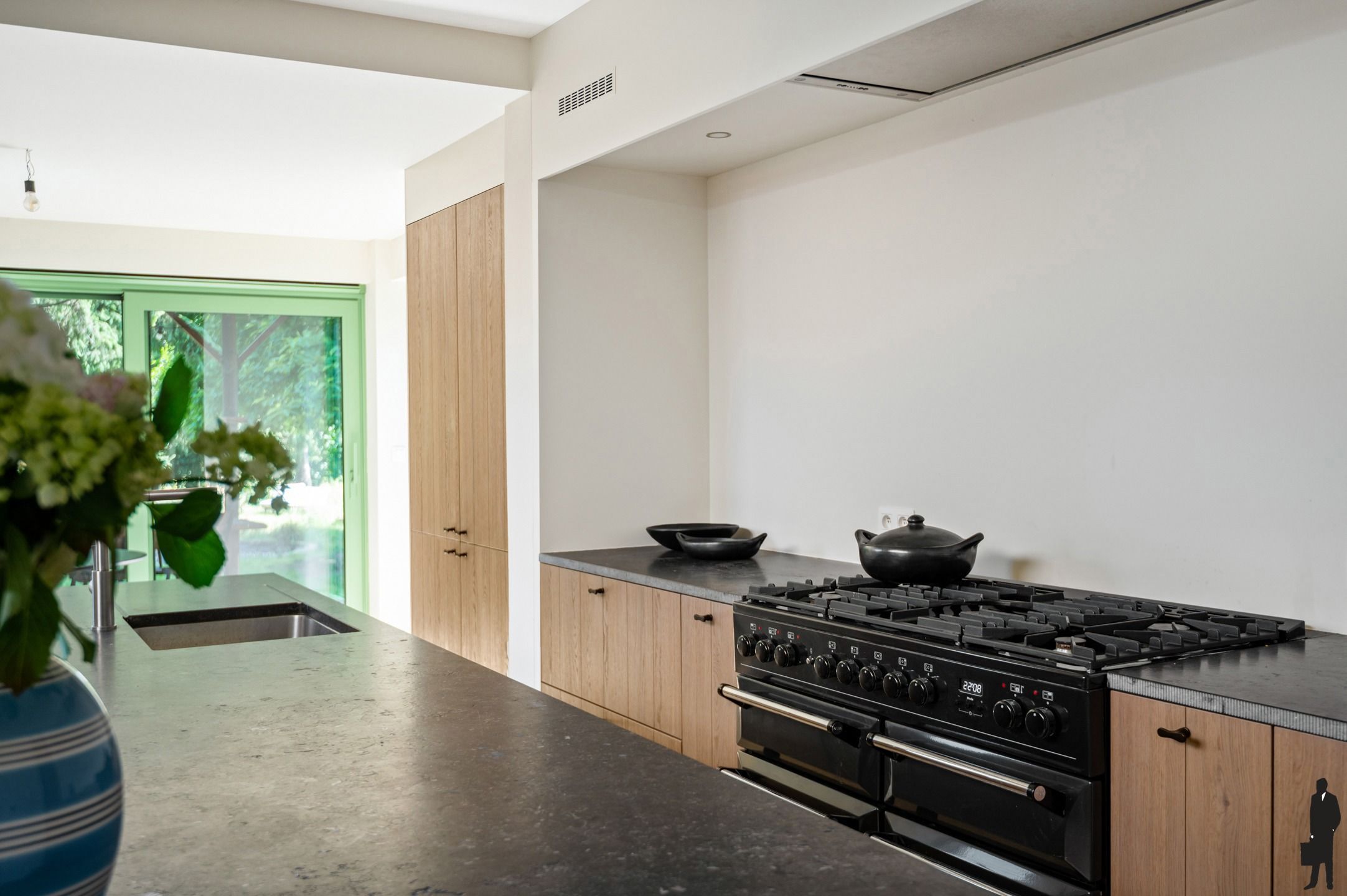 Volledig gerenoveerde herenwoning op een perceel van 770 m²  foto 8