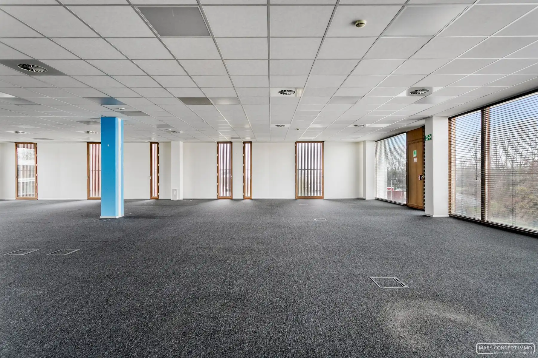 Kantoorruimte 273 m2  te koop vlakbij bij E17 te Zwevegem foto 3