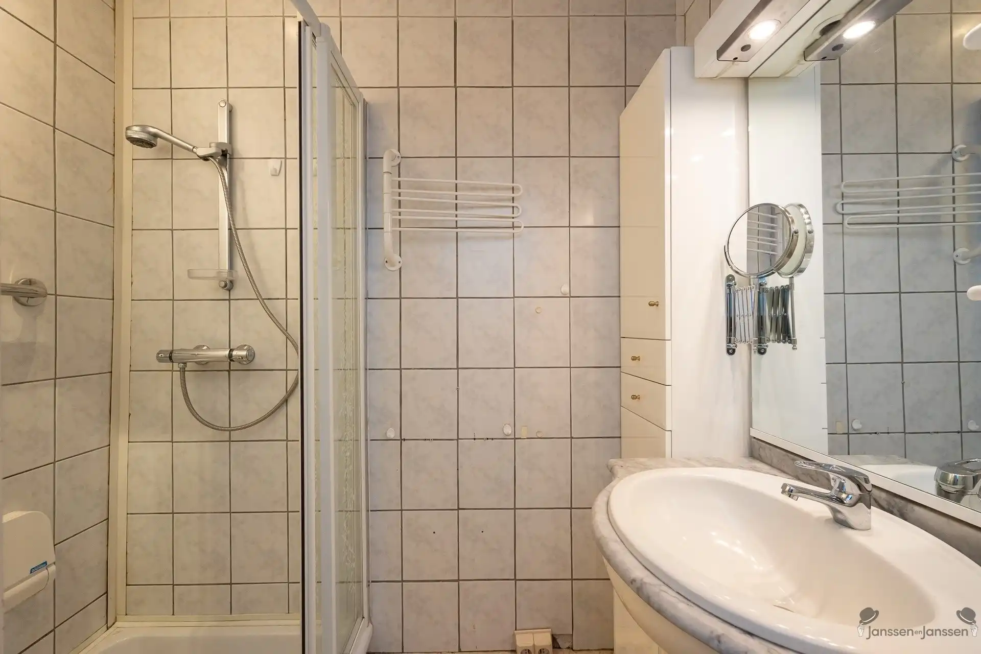 Unieke kans in het hart van Brasschaat karaktervolle villa met dubbele woningstructuur op prachtig perceel van 2.080 m² foto 27