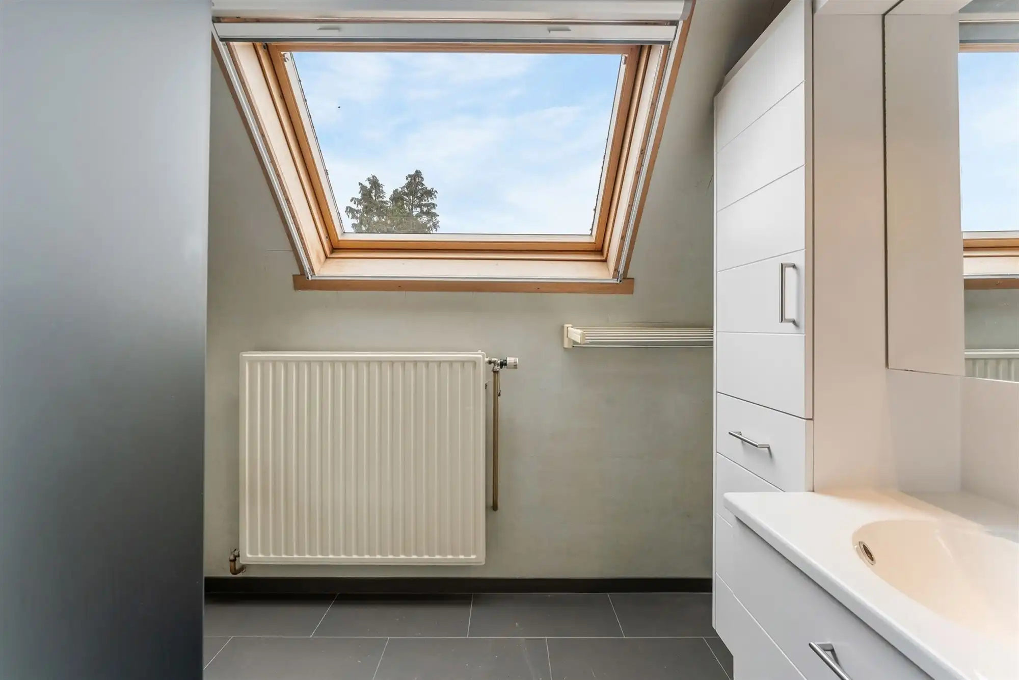 OP TE FRISSEN WONING MET 4 SLAAPKAMERS RUSTIG GELEGEN OP EEN PERCEEL VAN 7A41CA TE PAAL foto 18