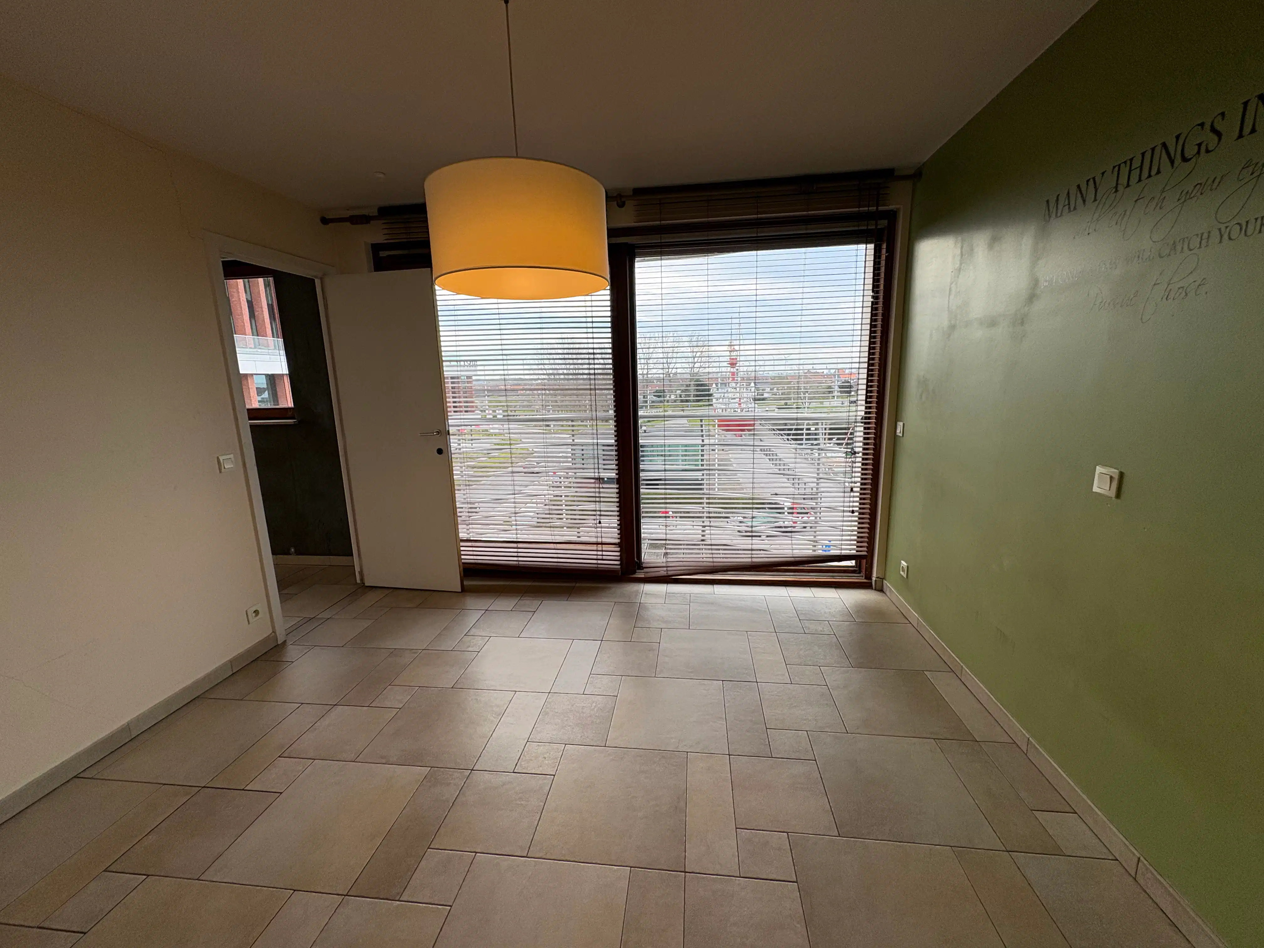 Heel ruim appartement met drie slaapkamers en twee terrassen te Zeebrugge. Mooi uitzicht op de Haven. foto 15