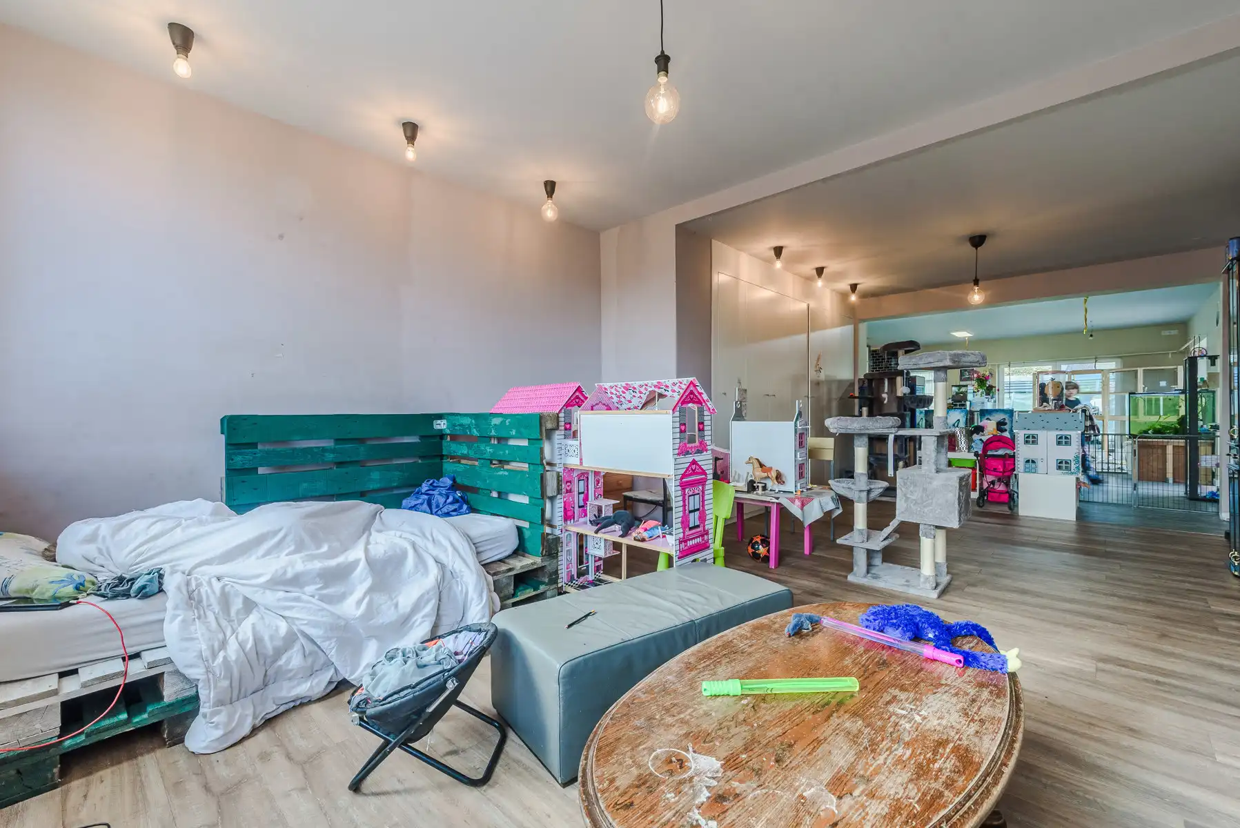 ruime woning met 4 slaapkamers op een fraai hoekperceel  foto 8