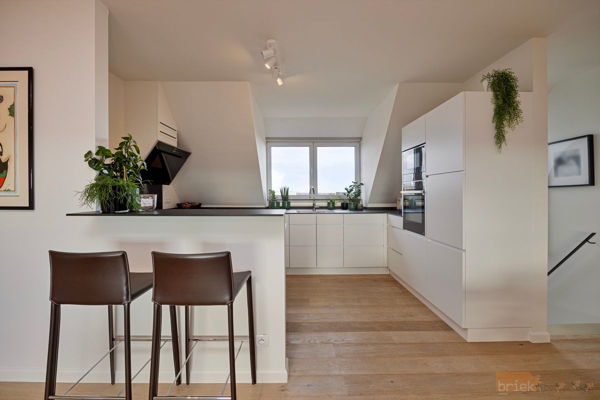 Lichtervelde : exclusief recent duplex-appartement met berging en garage foto 6