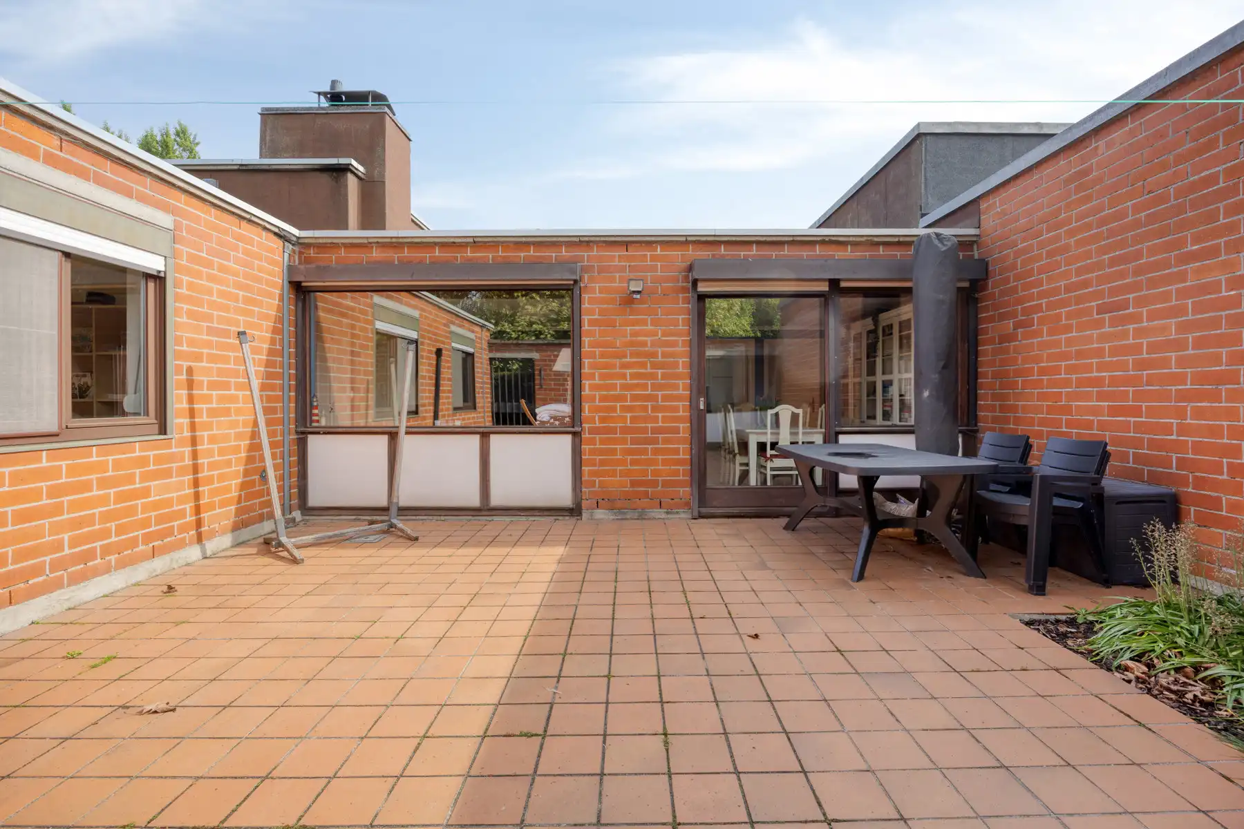 Zeer goedgelegen halfopen bebouwing met garage!! foto 16