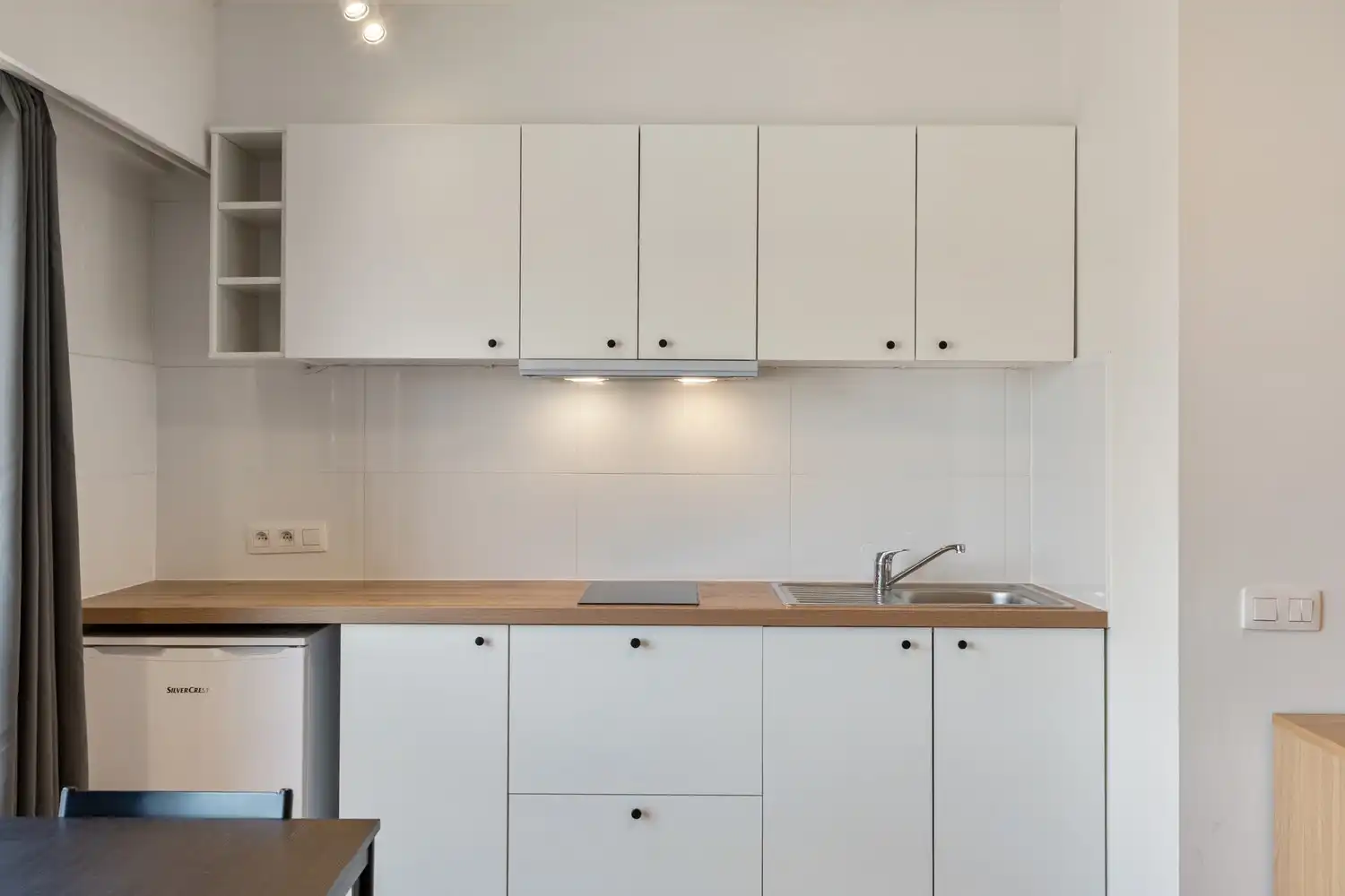 Gerenoveerde, gemeubelde en energiezuinige(B-label) studio met een balkon te centrum Leuven! Onmiddellijk beschikbaar! foto 6