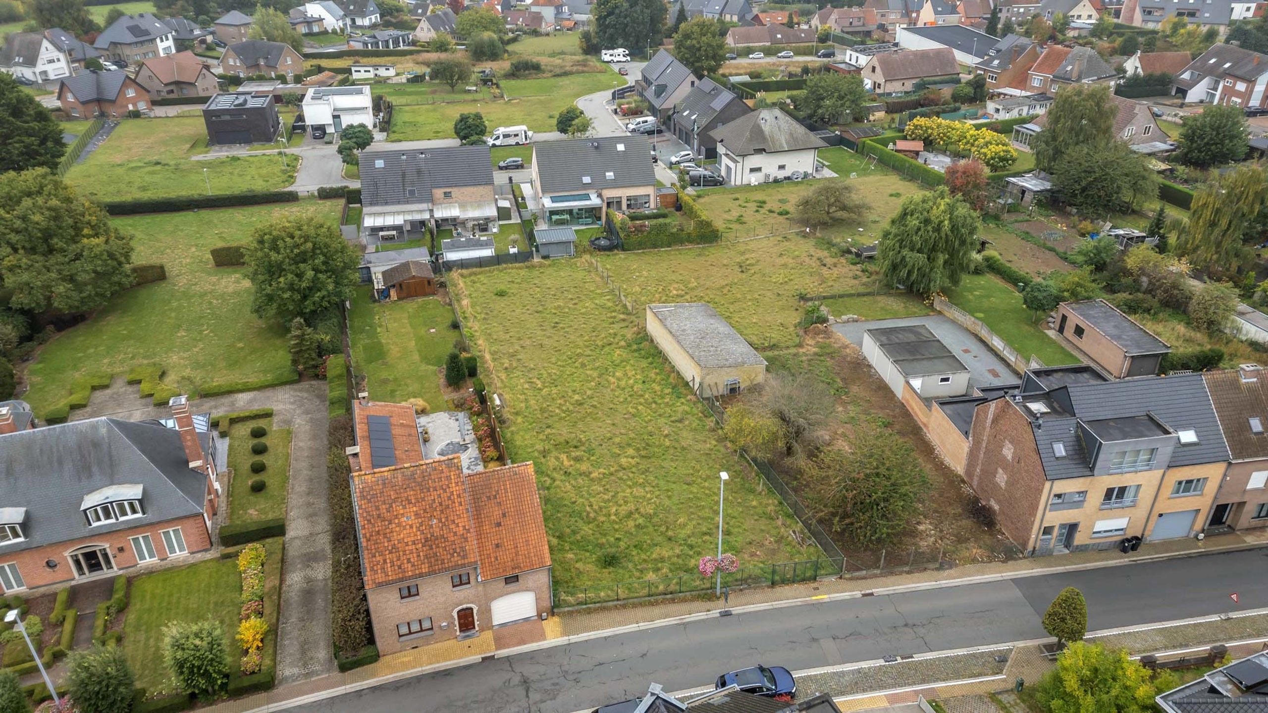 Brede bouwgrond voor GB op goede ligging foto 3