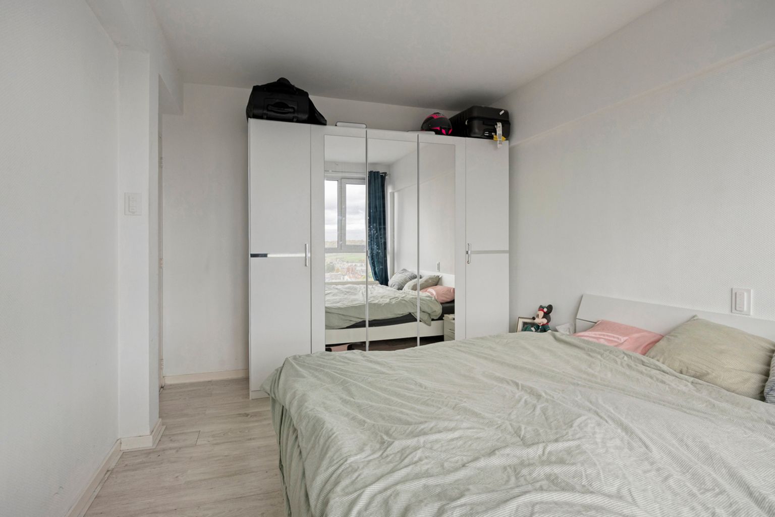 Instapklaar 2-slaapkamerappartement met panoramisch uitzicht foto 9