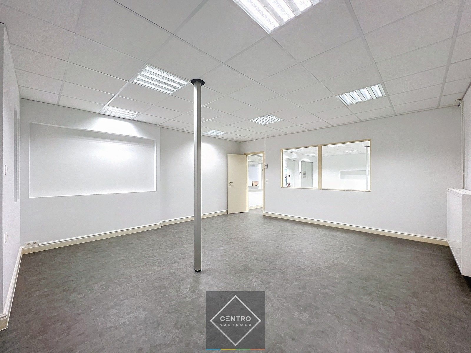 Unieke kantoorruimten van 660m² te Roeselare - dicht bij de Grote Markt aan zeer AANTREKKELIJKE prijs! foto 7