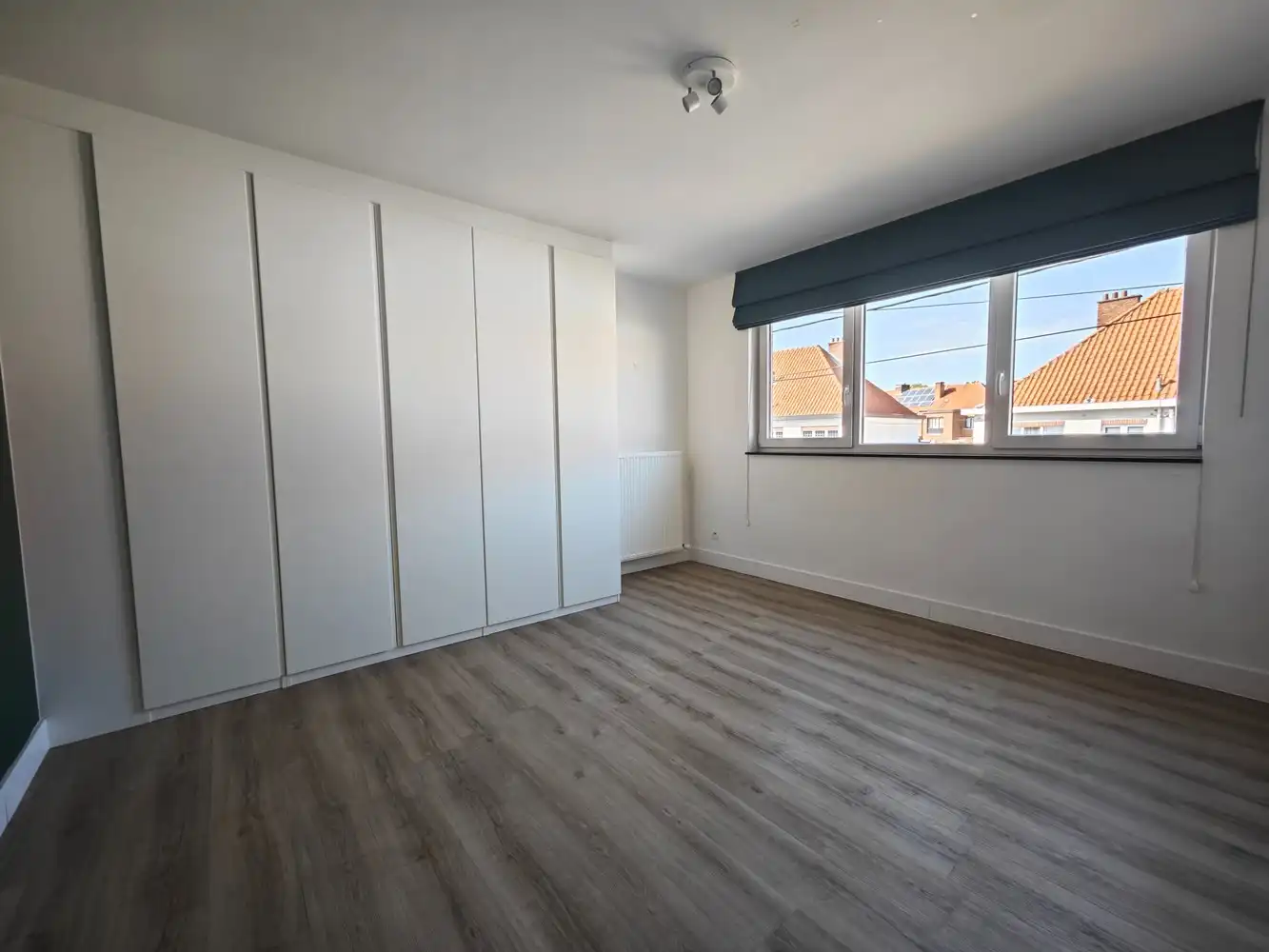 Volledig gerenoveerde stadswoning met 3 slpks en voll. aangelegde tuin foto 21