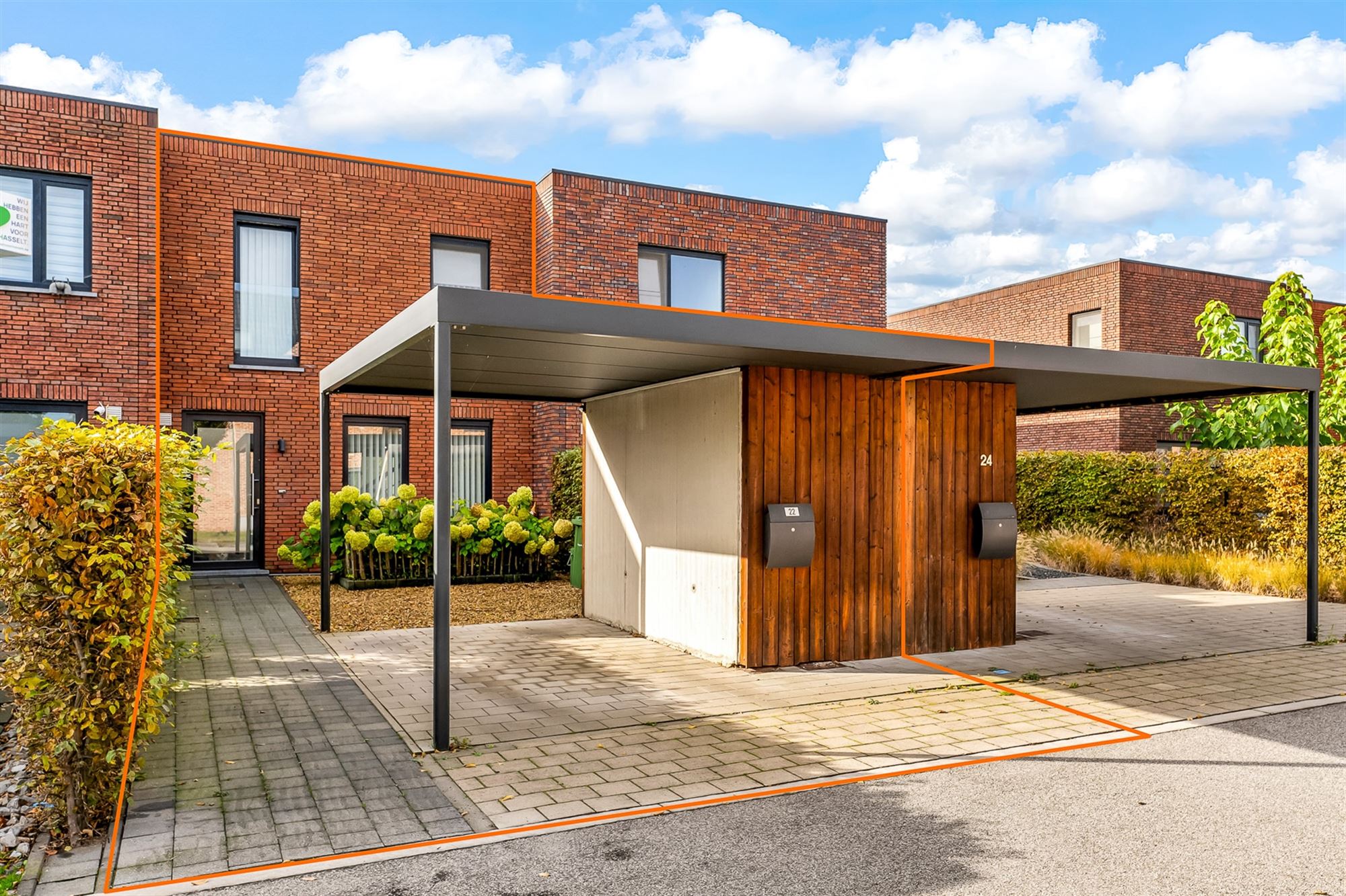 MODERNE ENERGIEZUINIGE STADSWONING EN GEZELLIGE STADSTUIN NABIJ HASSELT CENTRUM foto 1