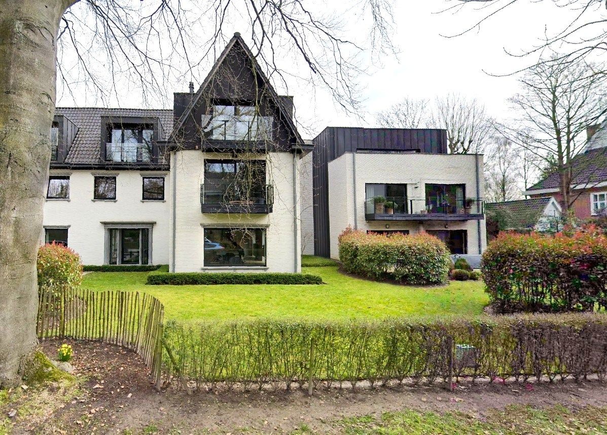 Modern penthouse met drie slaapkamers, groot terras en zicht op het groen  foto {{pictureIndex}}