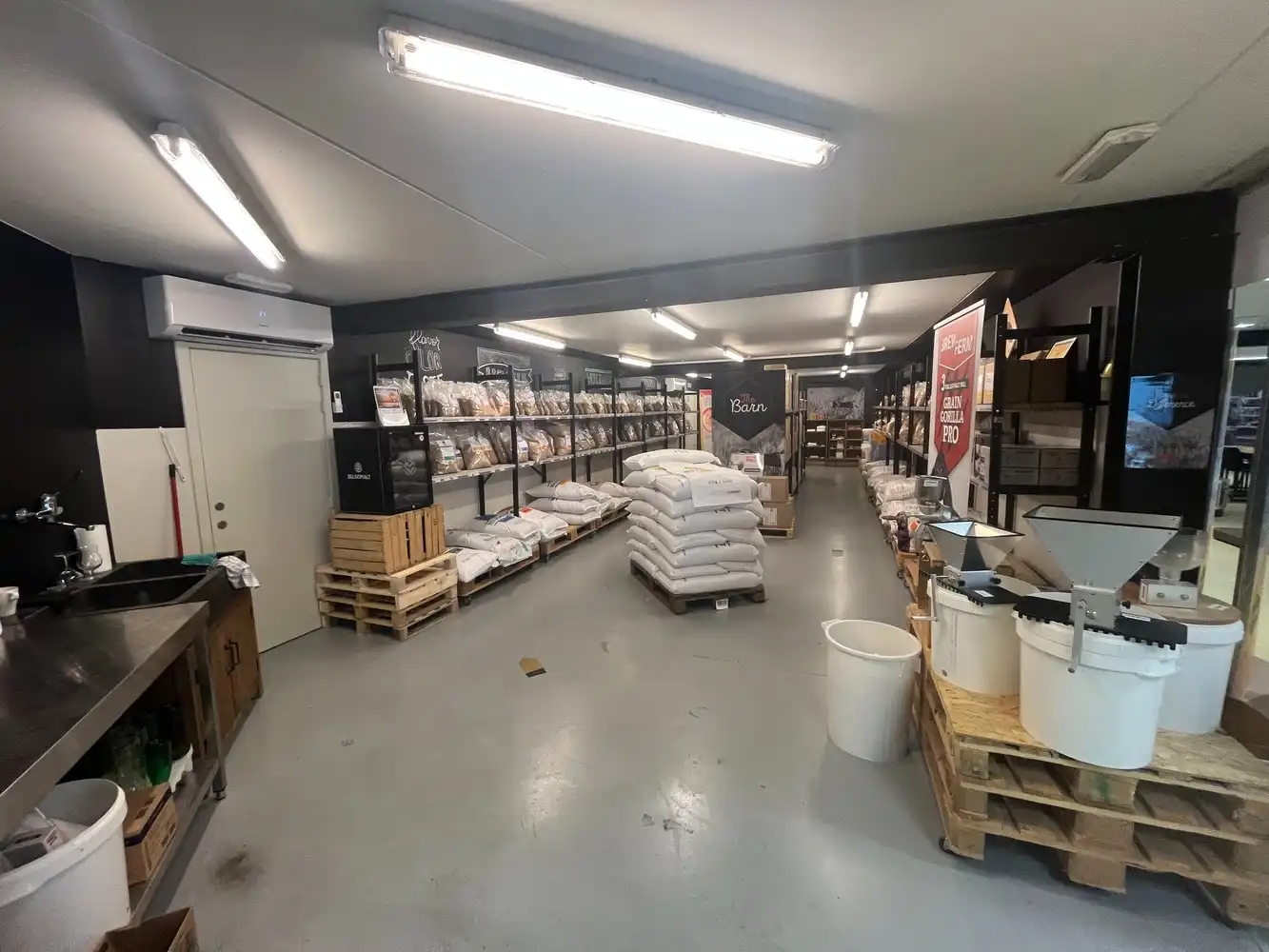 Industrieel-magazijn-logistiek te koop foto 31