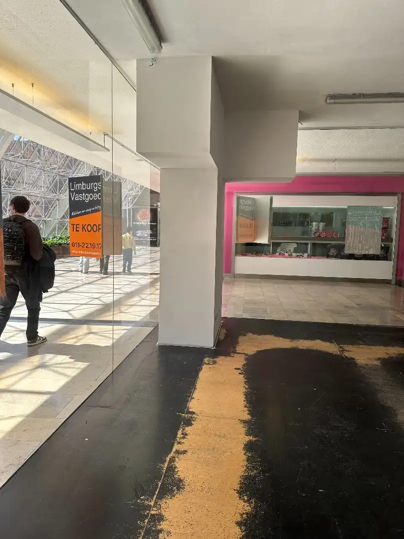 Commercieel uitstekend gelegen handelspand, 39m² foto 14