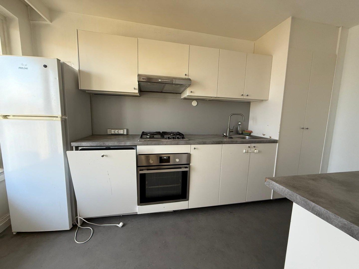 Een op te frissen appartement van ca. 75m² met oa. 2 slaapkamers foto 4