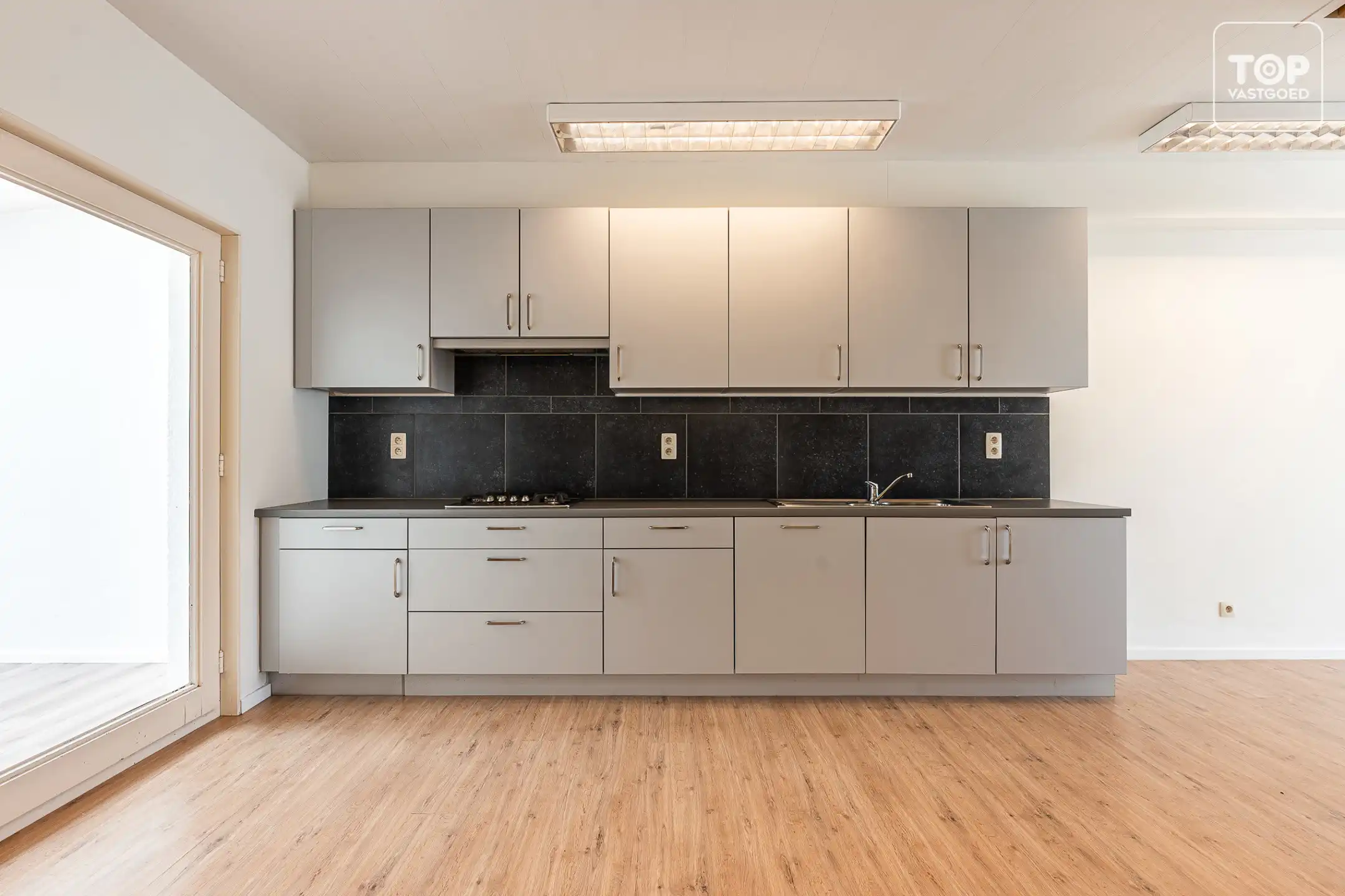Instapklare woning met 3 slaapkamers en open zicht op de velden foto 8