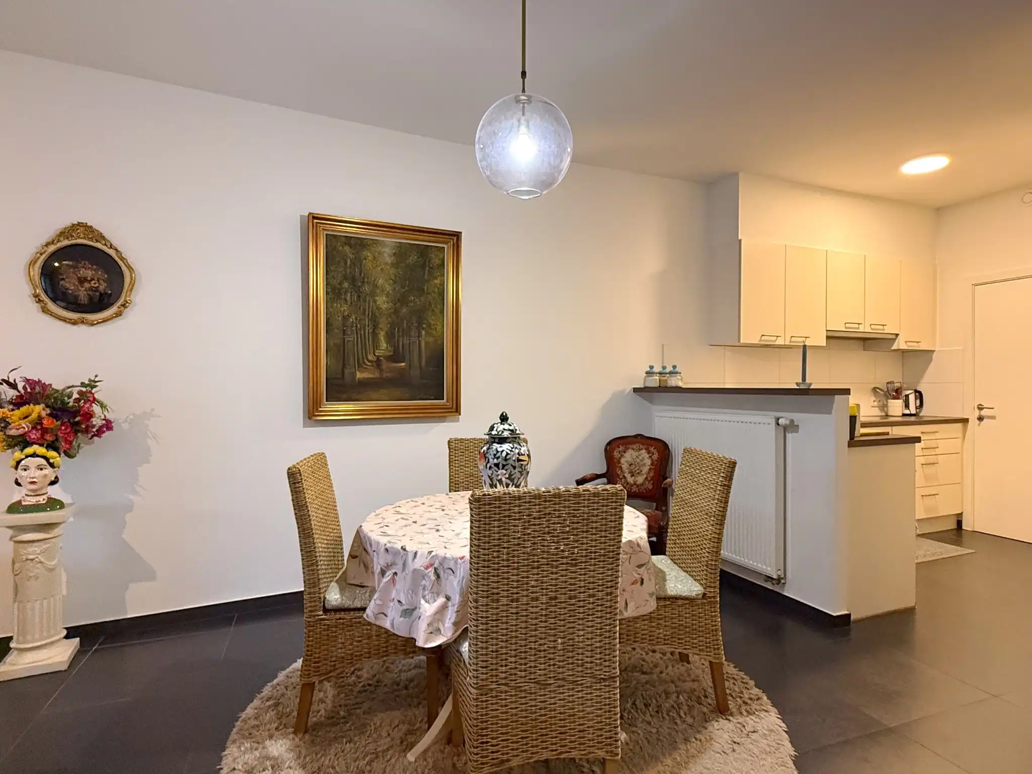 Appartement met zicht op de Grote Markt  met 1 slaapkamer, 2 terrassen en autostaanplaats foto 6