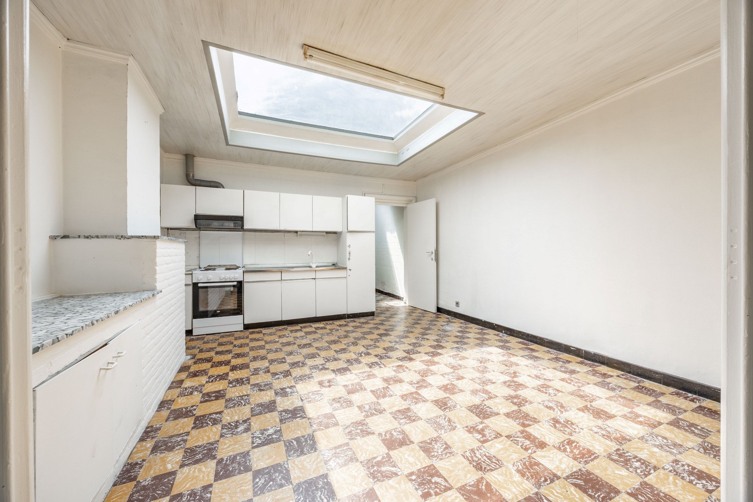 TE RENOVEREN WONING MET GARAGE foto 6