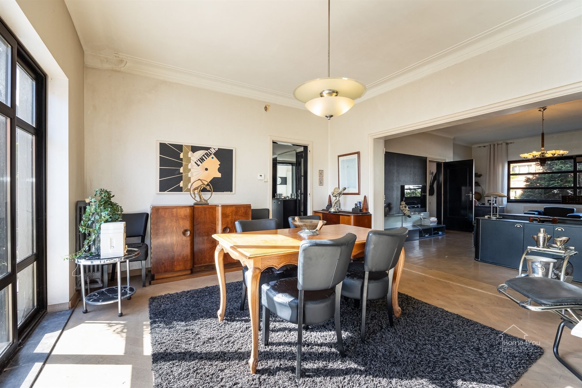 Zeer ruim herenhuis met zwembad foto 3