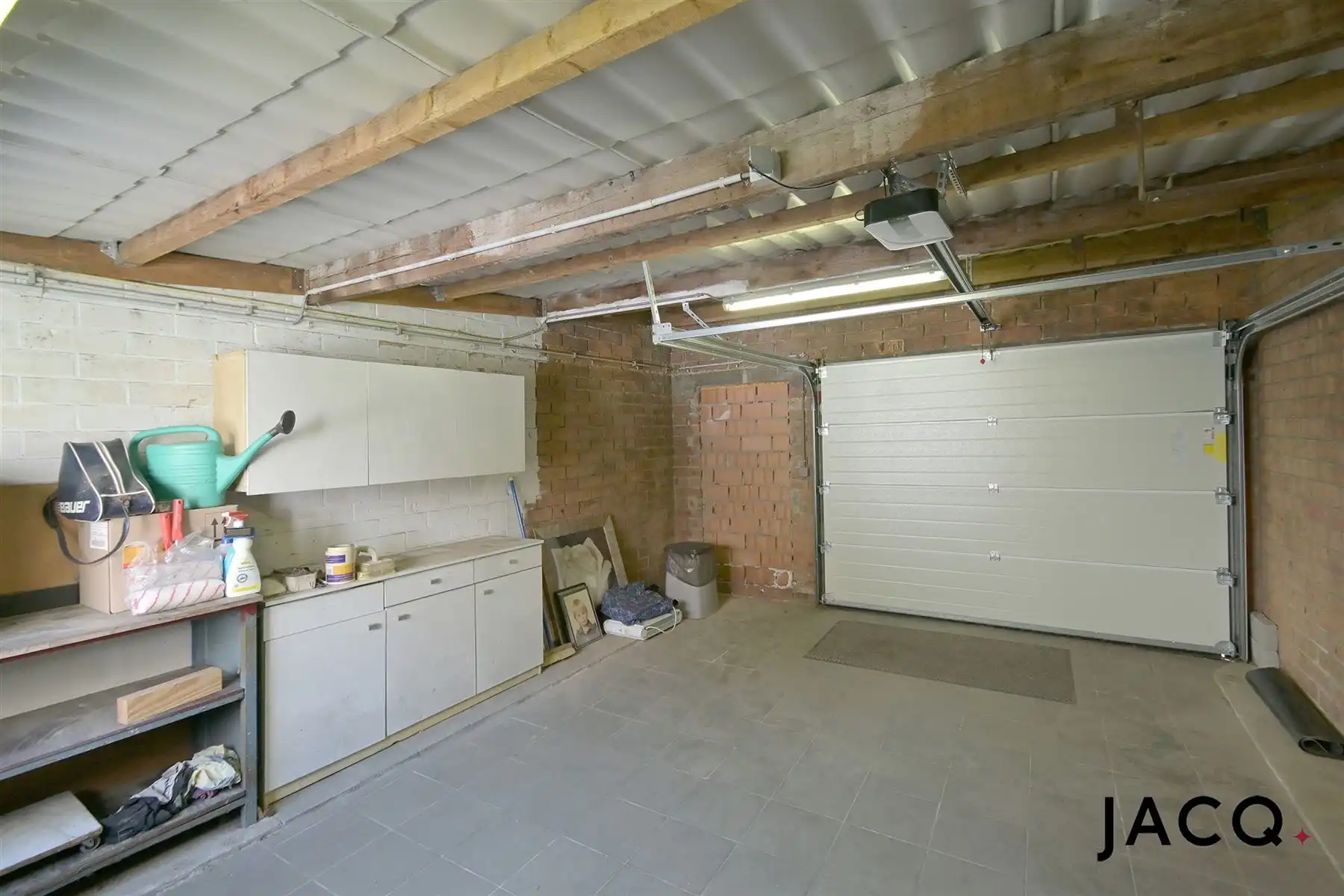 Te renoveren woning met 4 slpk's, terras (25m²) en garage! foto 25